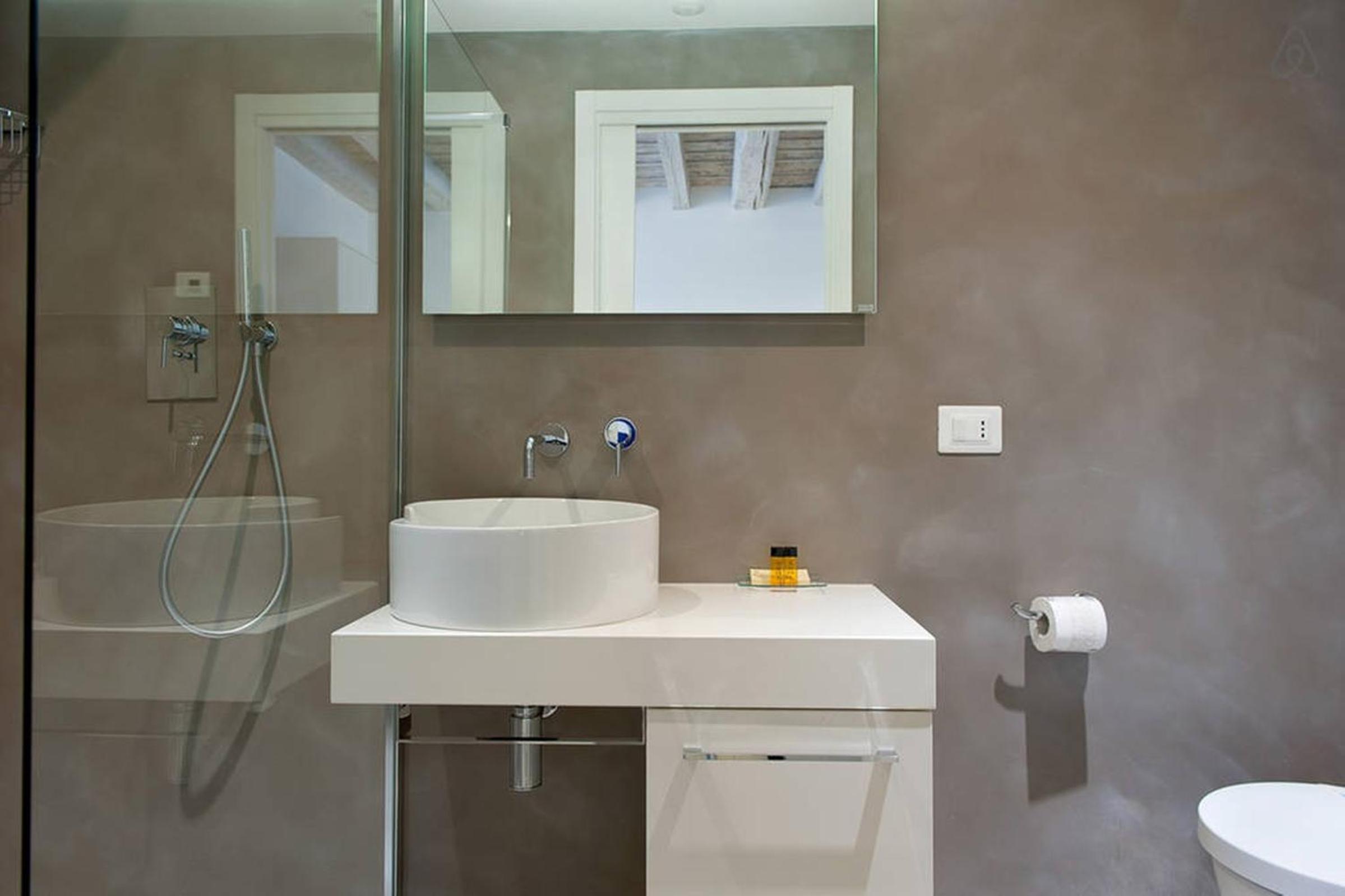 Double Room - Photo 15