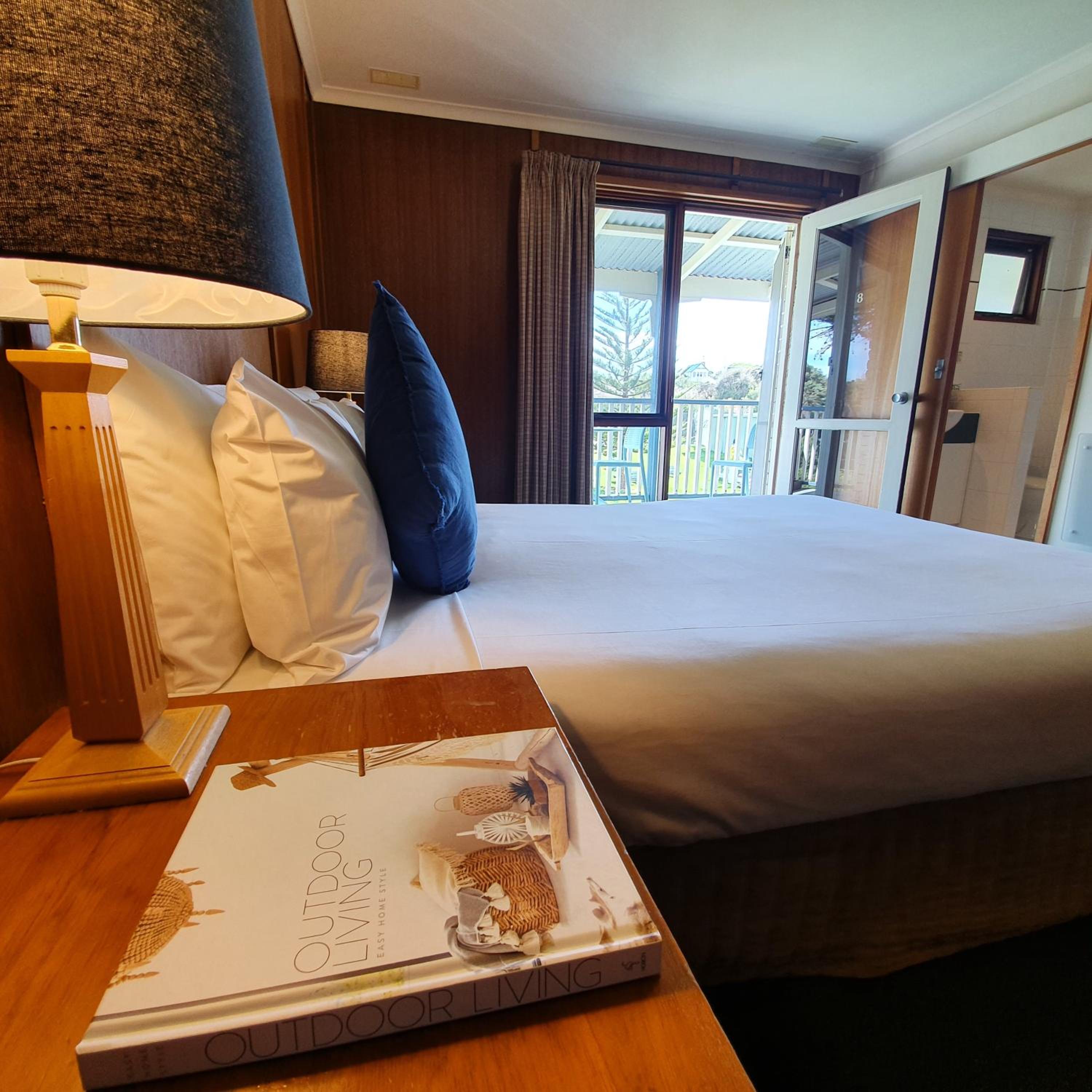 Family Suite with Balcony - Photo 5