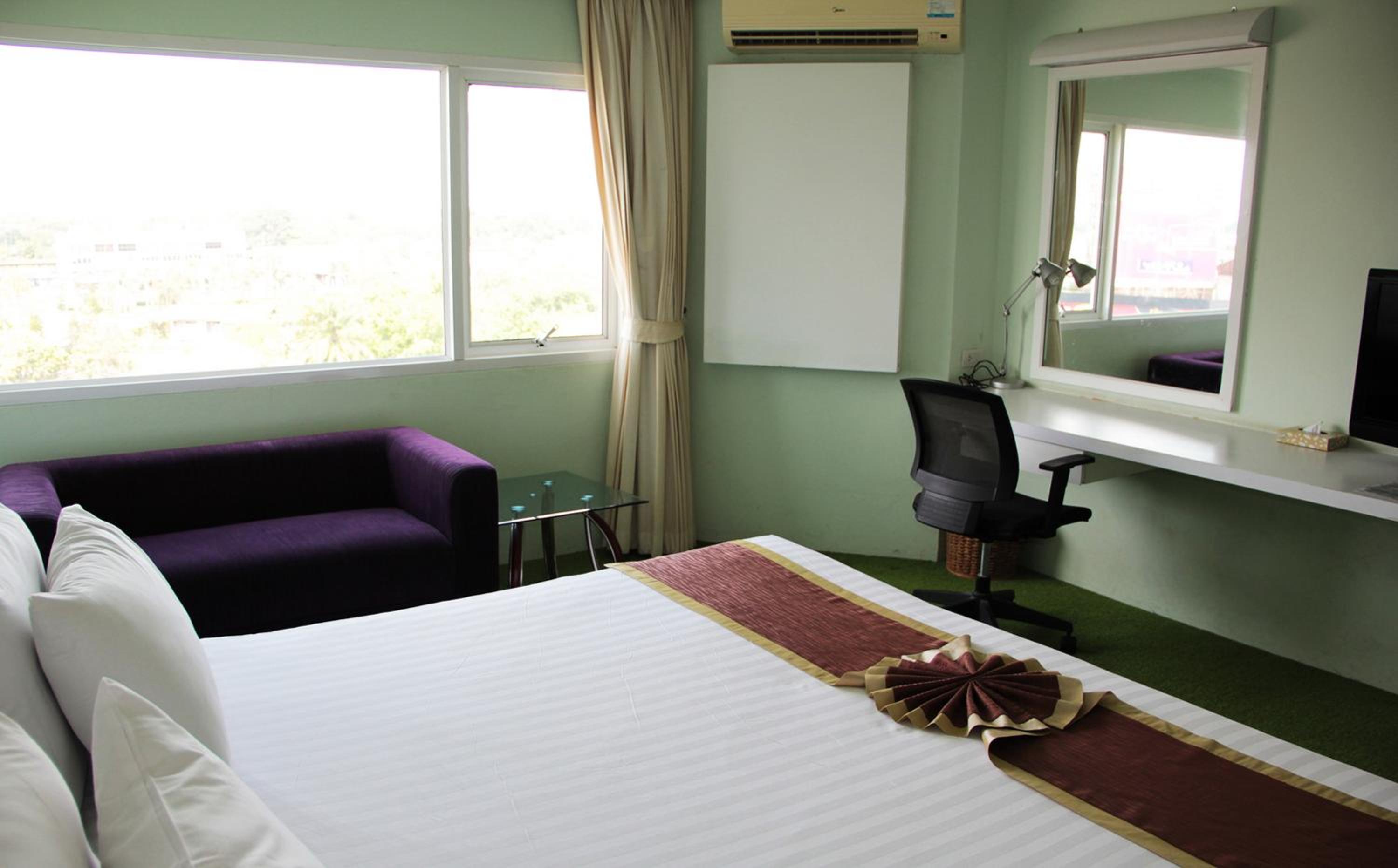 Deluxe Double or Twin Room - Photo 9