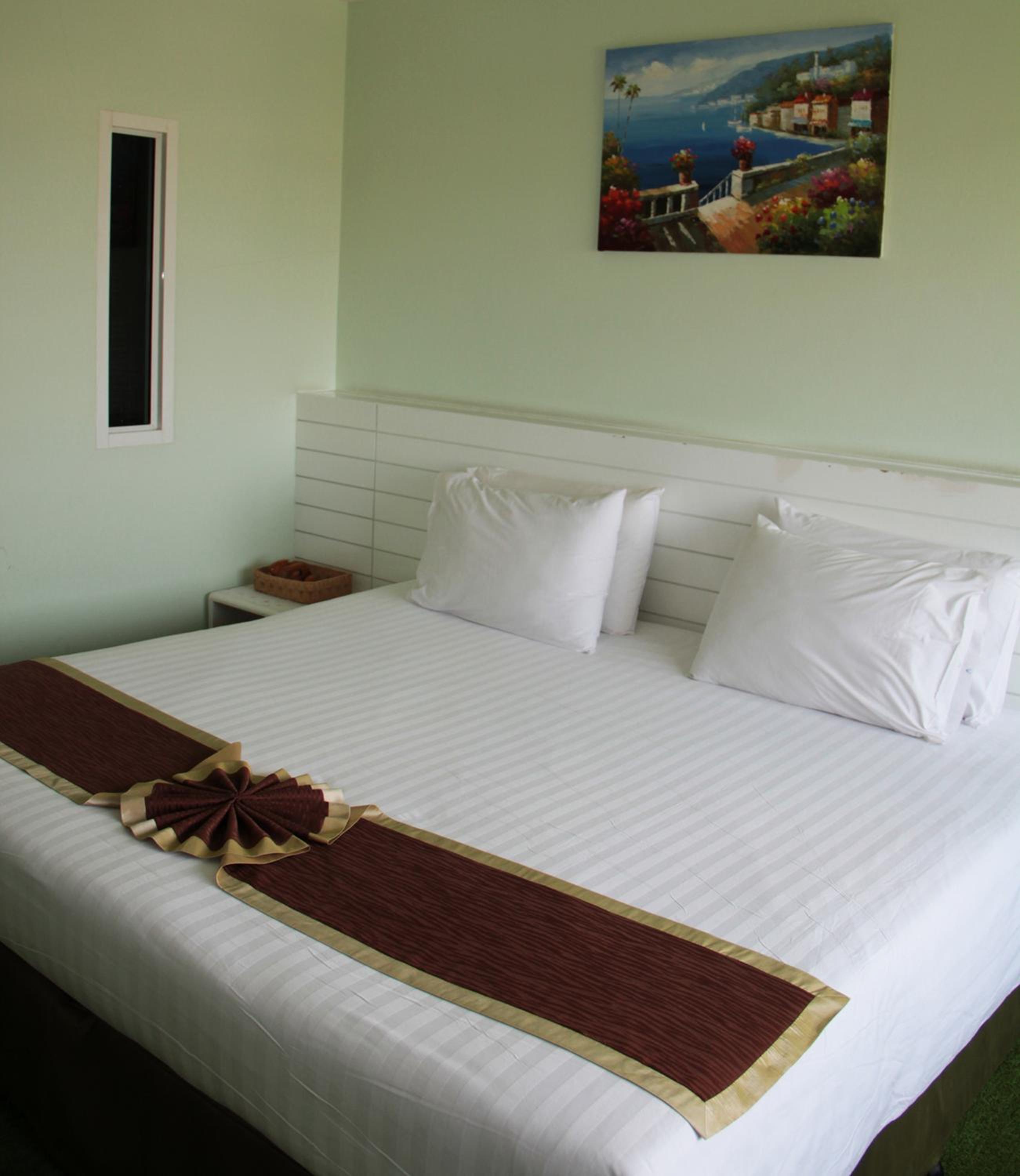 Deluxe Double or Twin Room - Photo 12