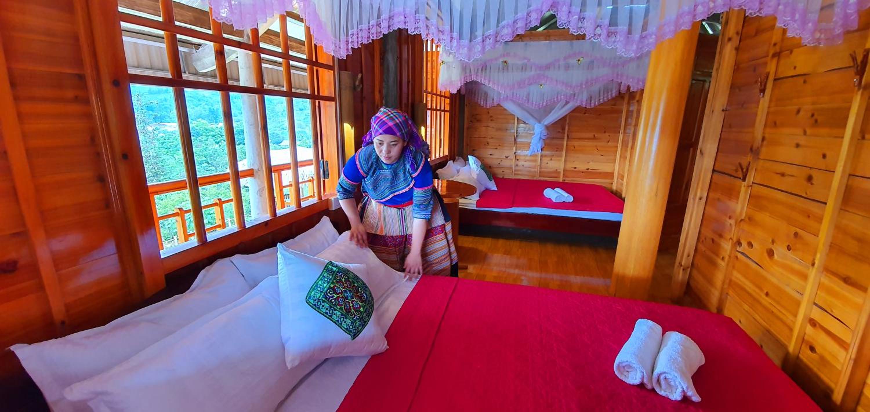 Queen Room with Two Queen Beds photo 2