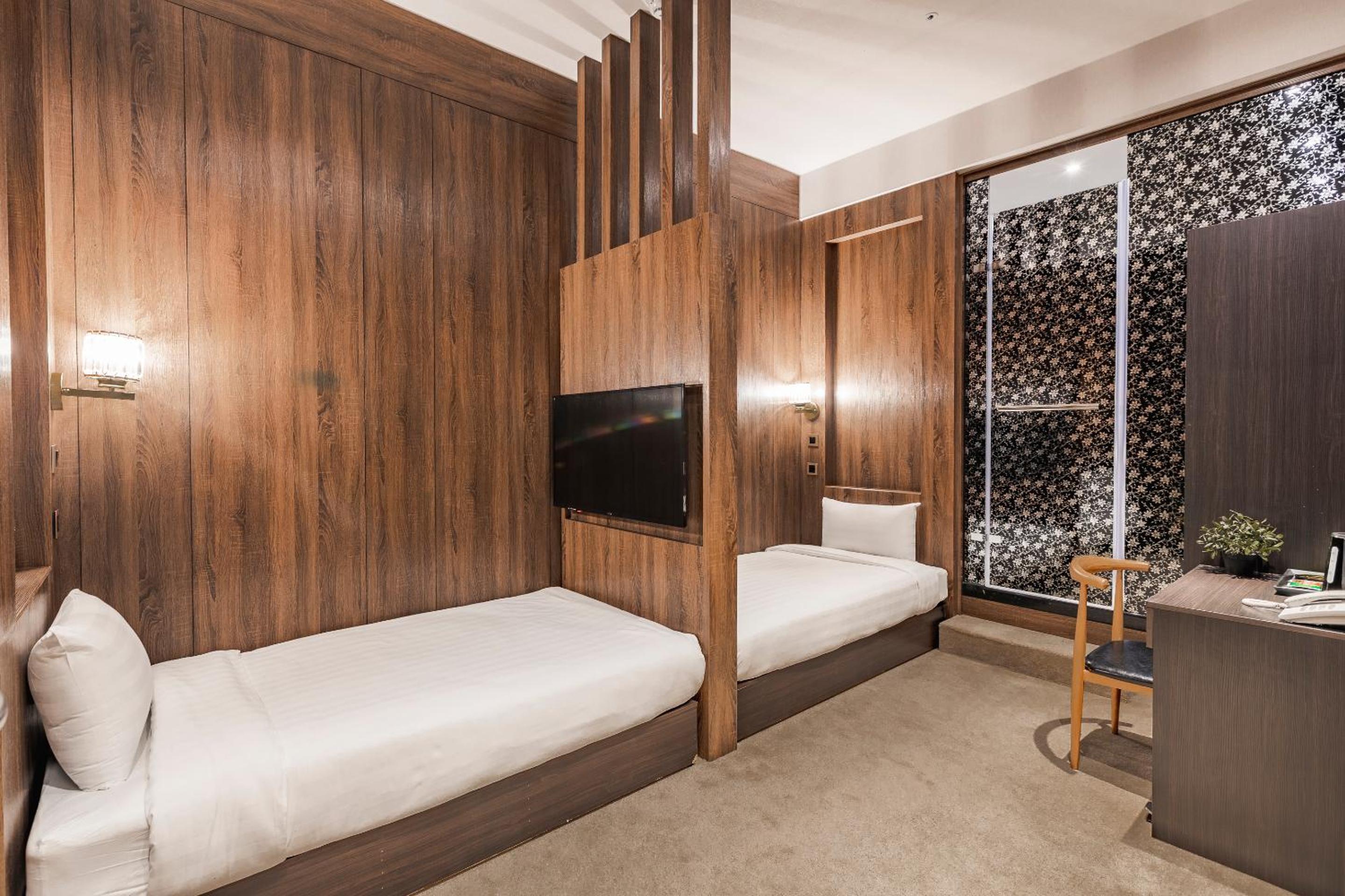 Japanese-style Business Suite