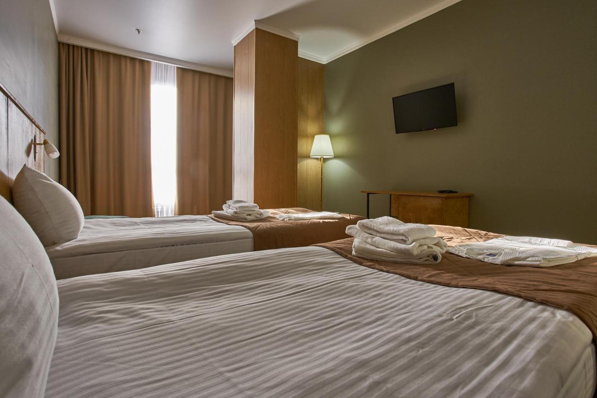 Twin Room - Photo 3
