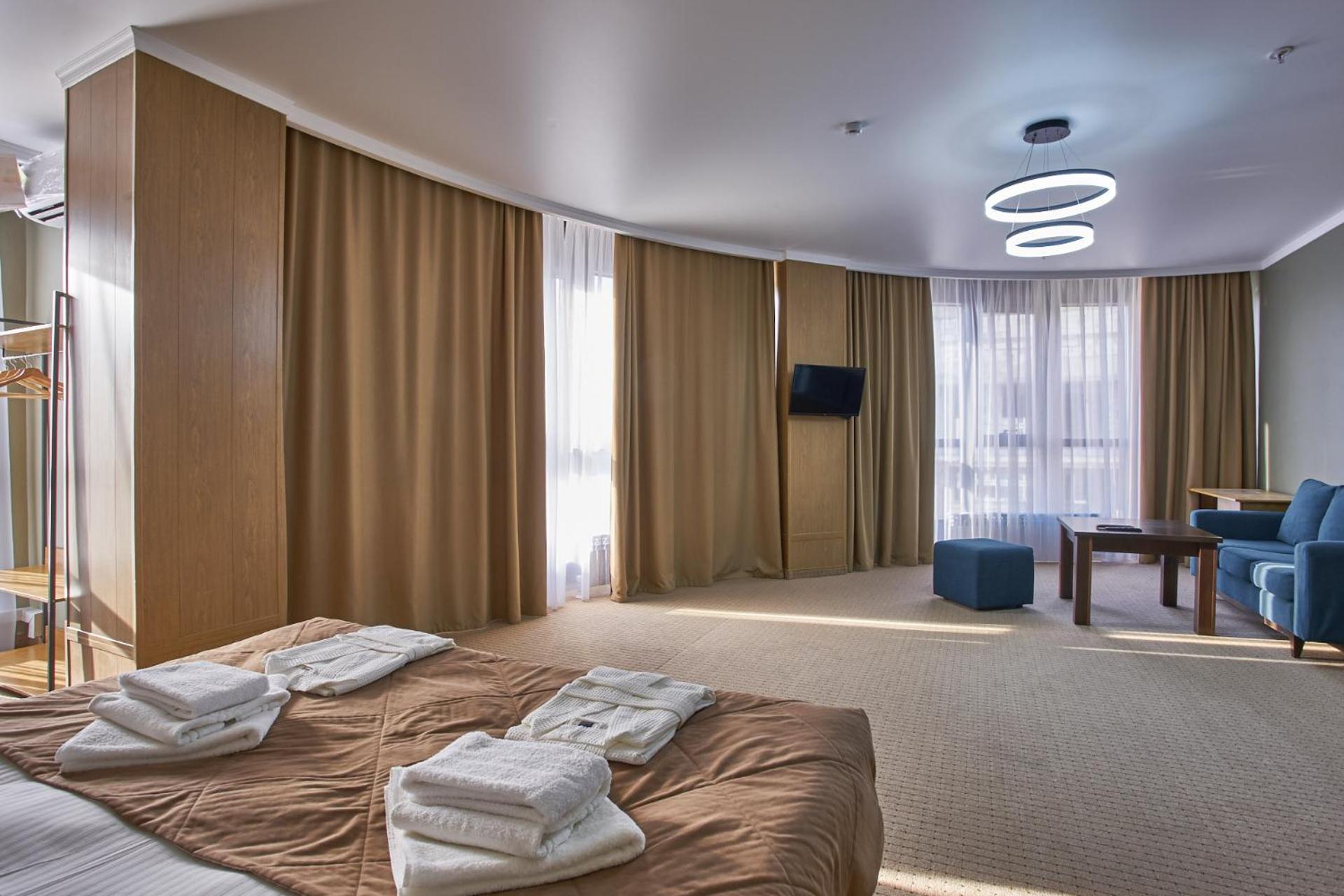 Suite - Photo 4