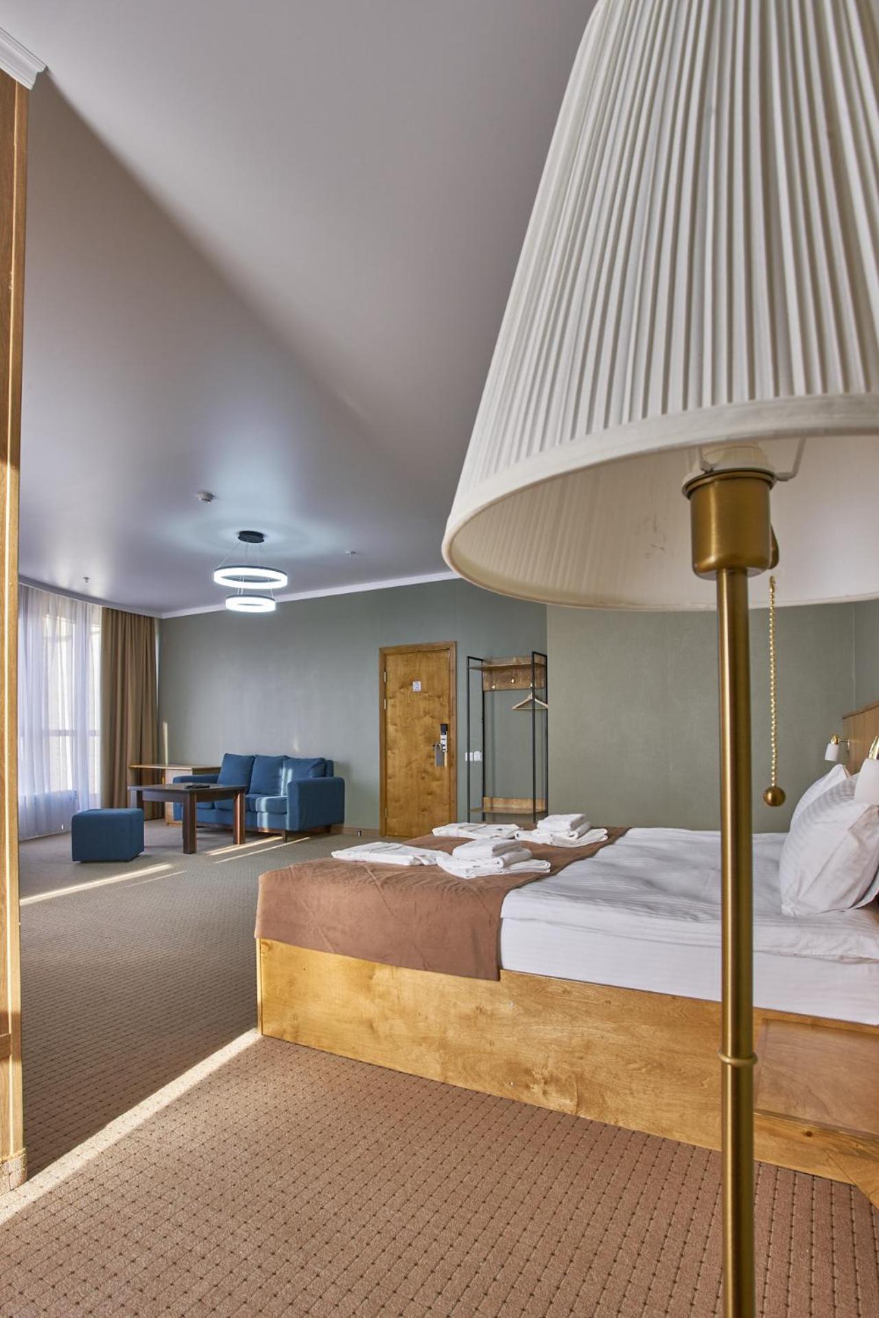 Suite - Photo 6