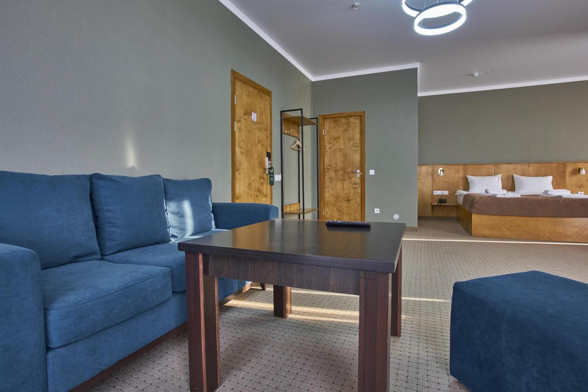 Suite - Photo 10