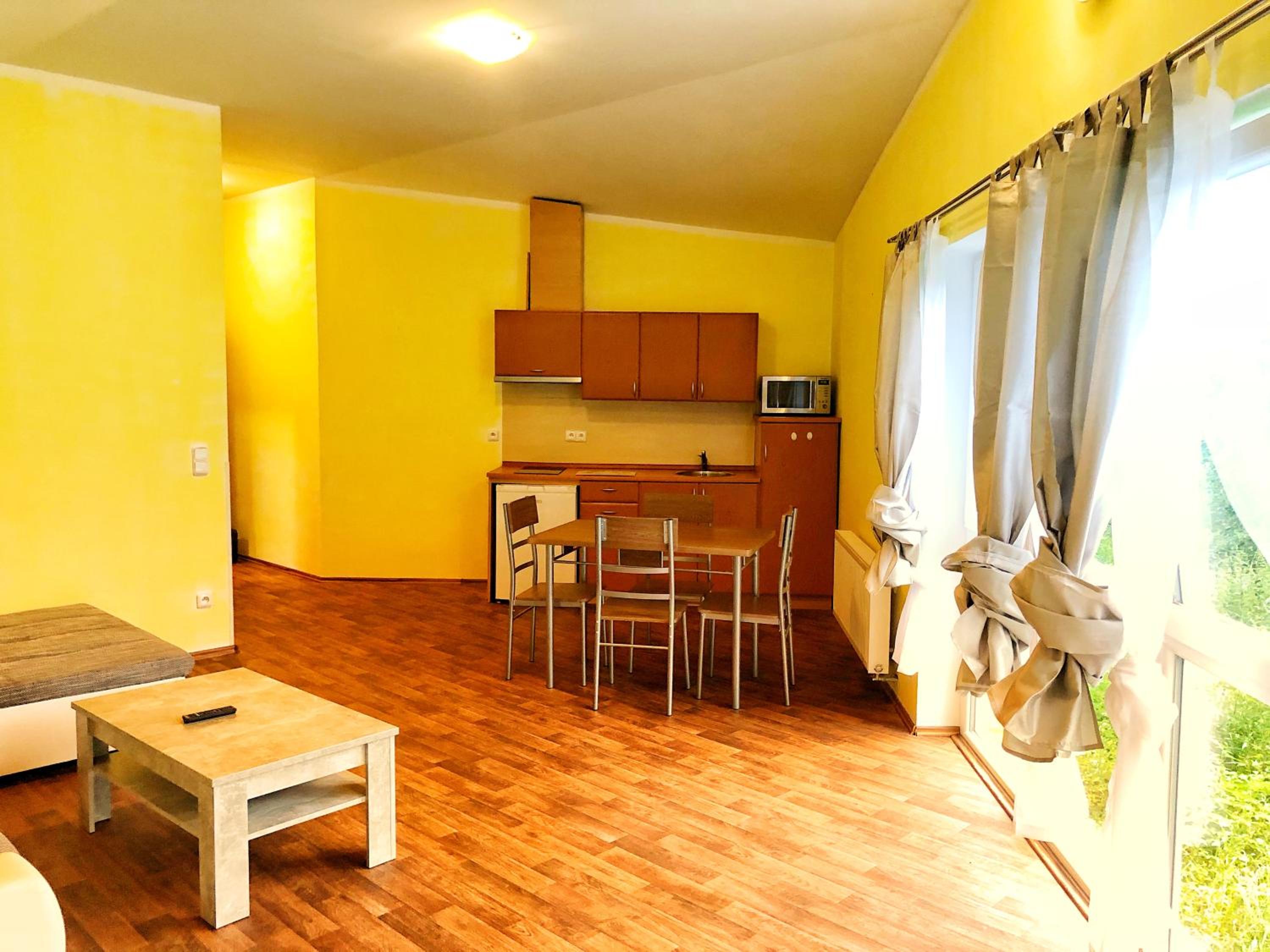 Deluxe Apartment - Photo 2
