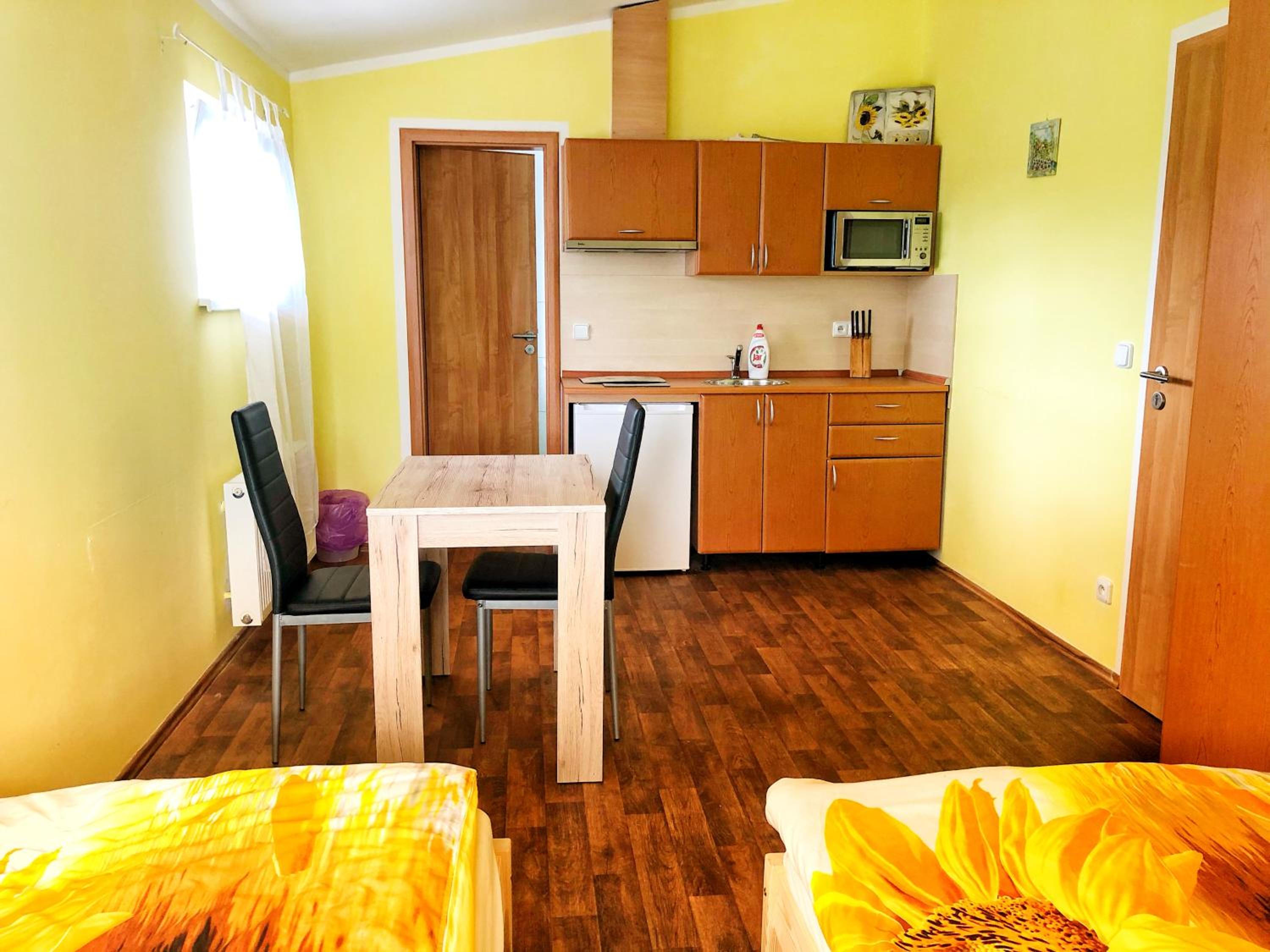 One-Bedroom Apartment - Photo 5