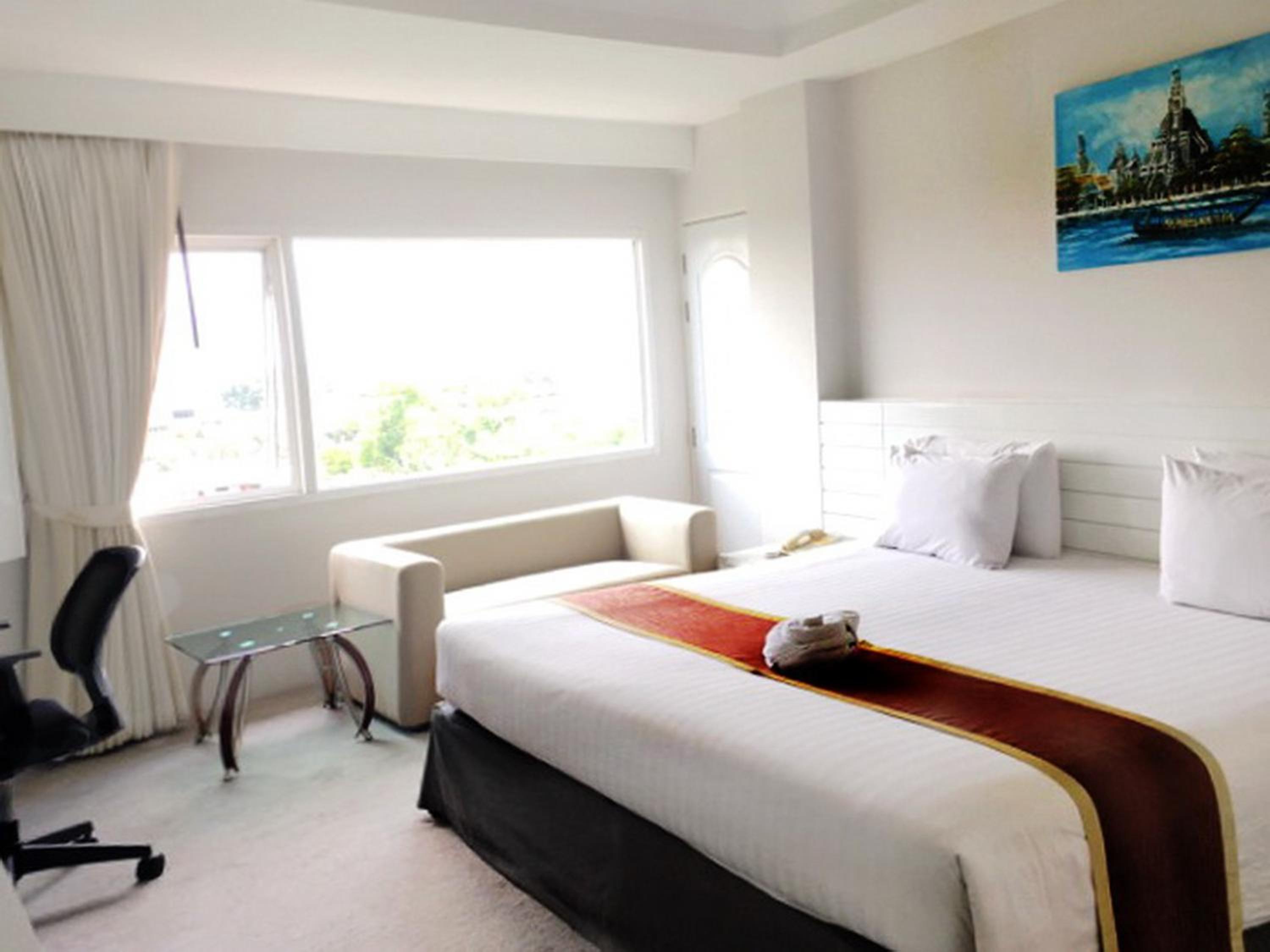 Deluxe Double or Twin Room - Photo 8
