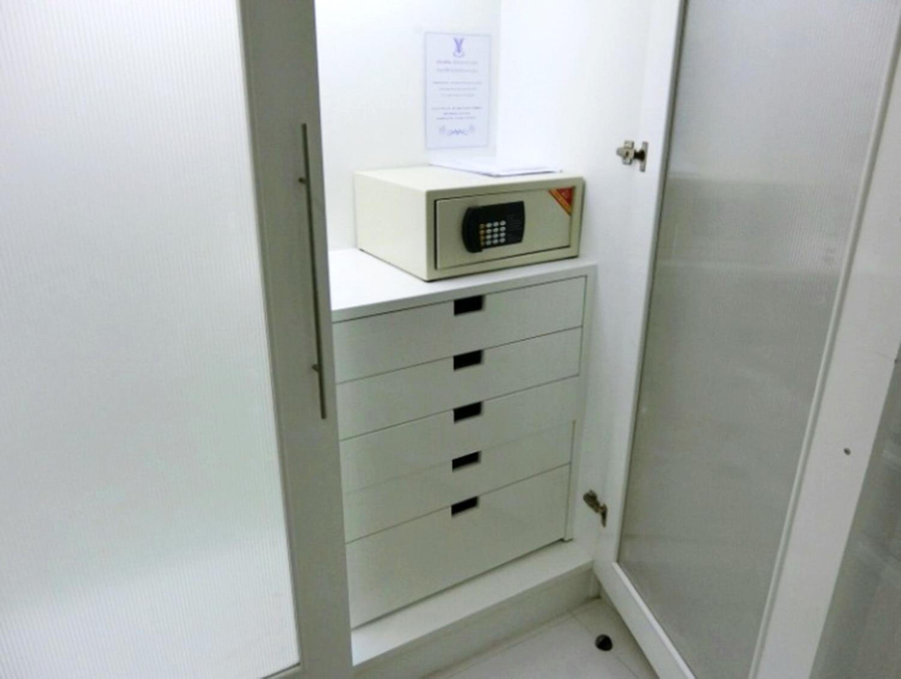 Deluxe Double or Twin Room - Photo 6
