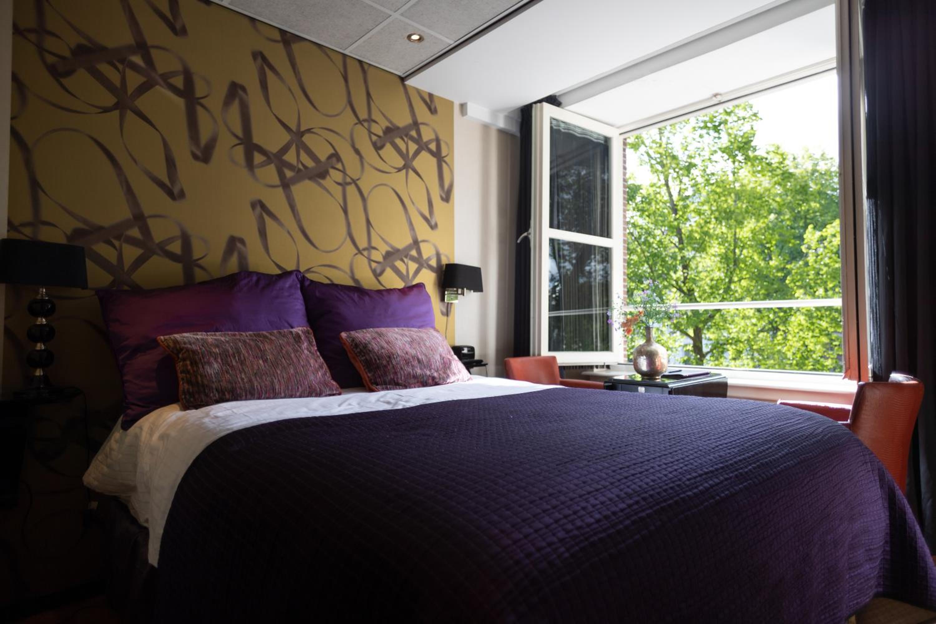 Small Double Room with Canal View photo 1