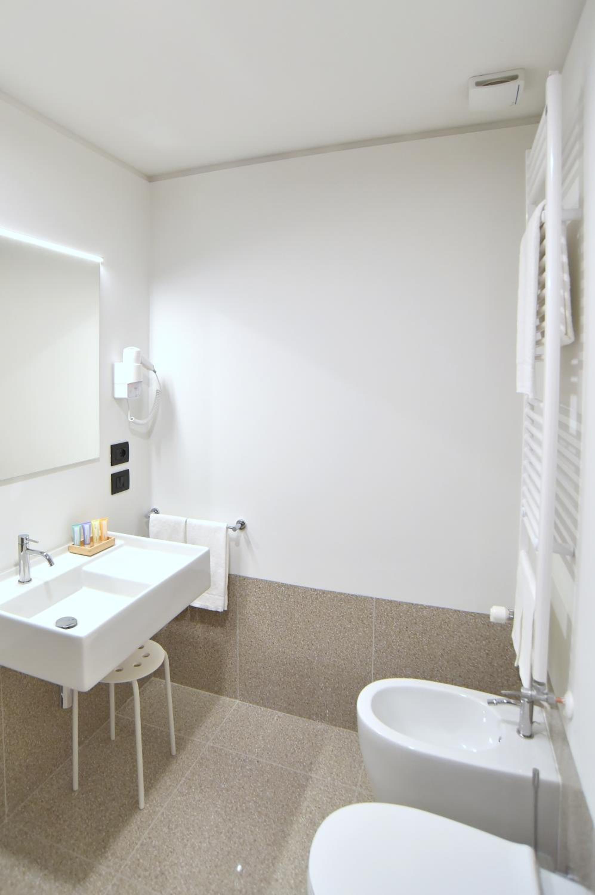 Superior Triple Room - Photo 11