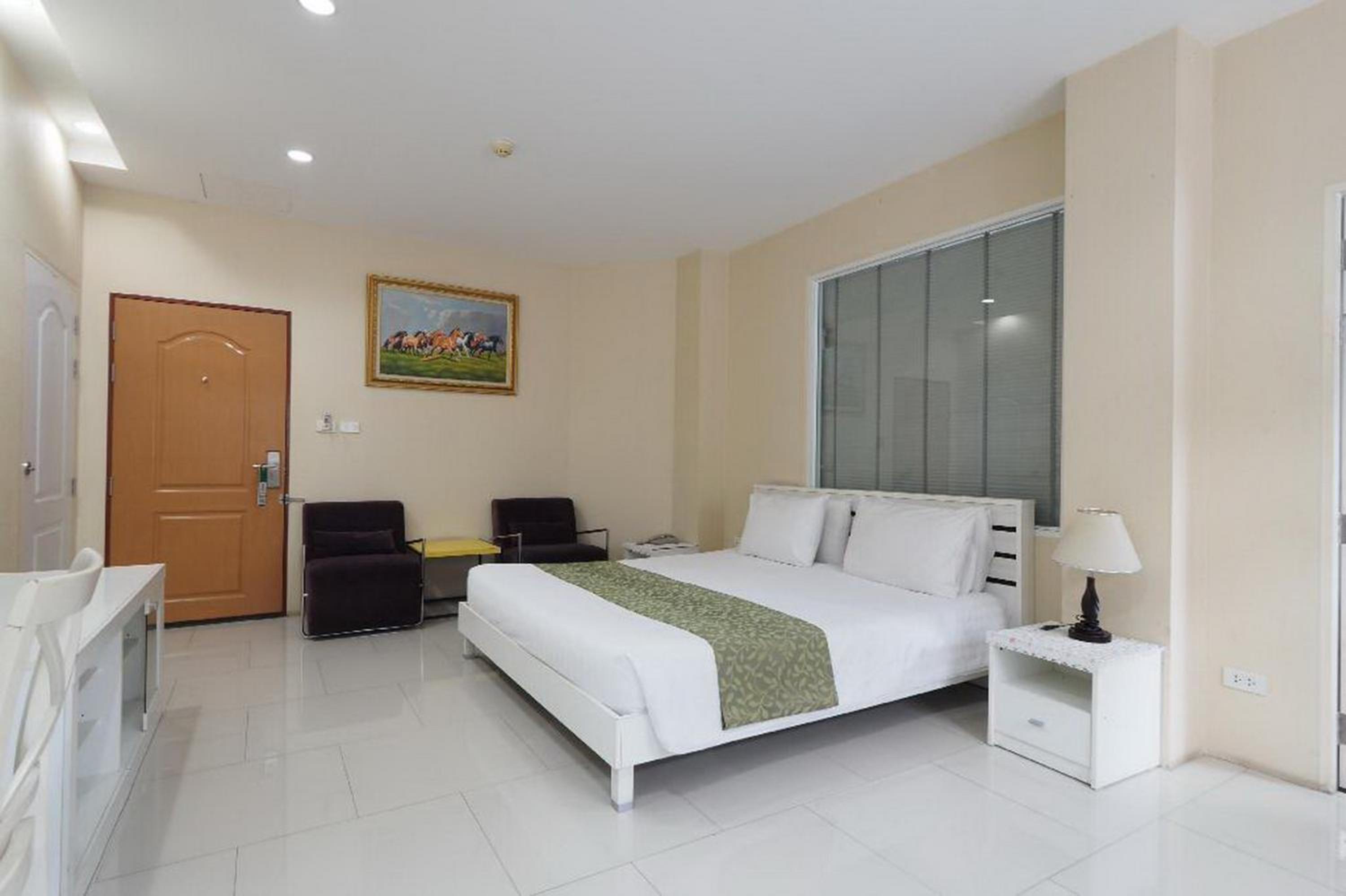 Suite with Pool View