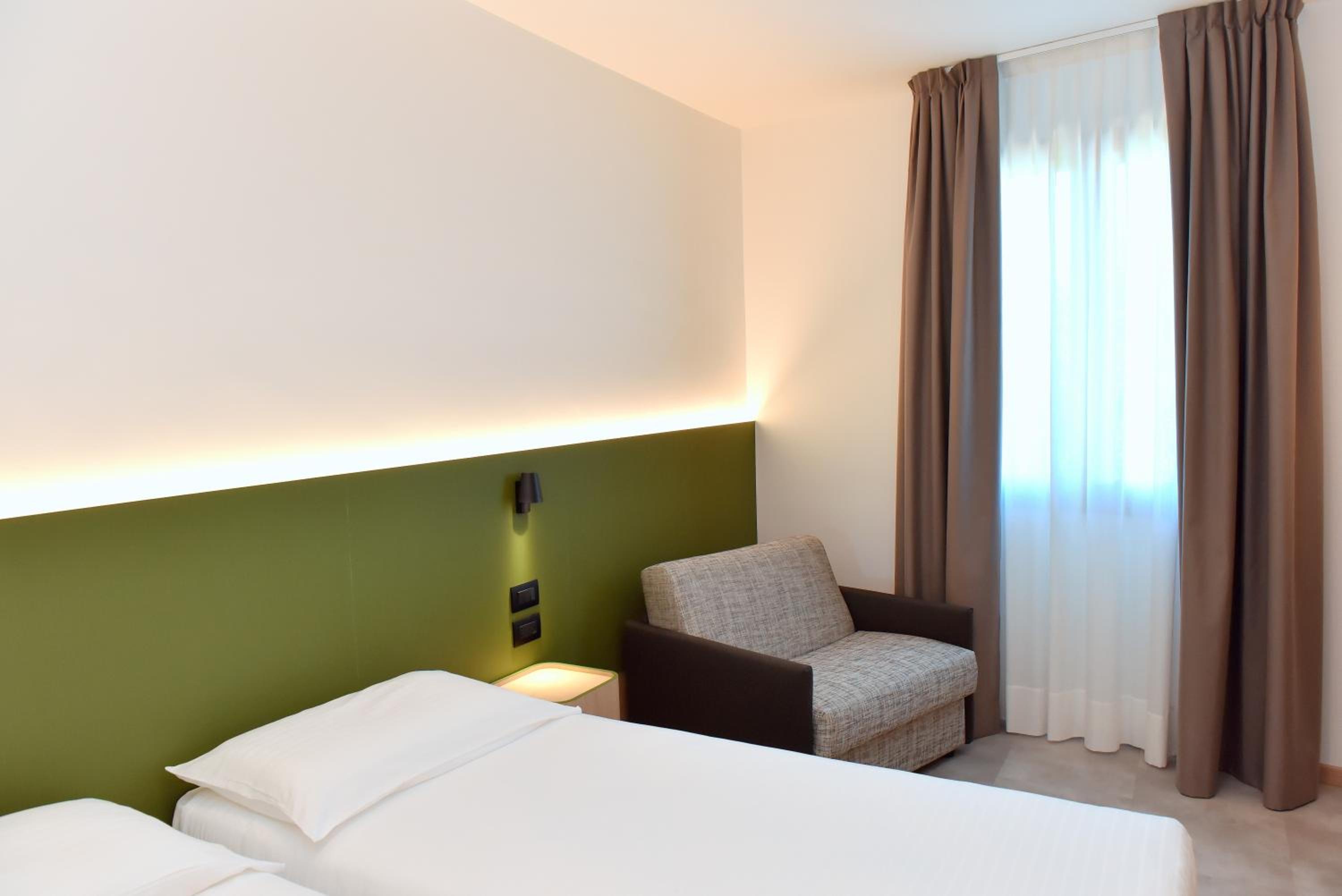 Superior Triple Room - Photo 15