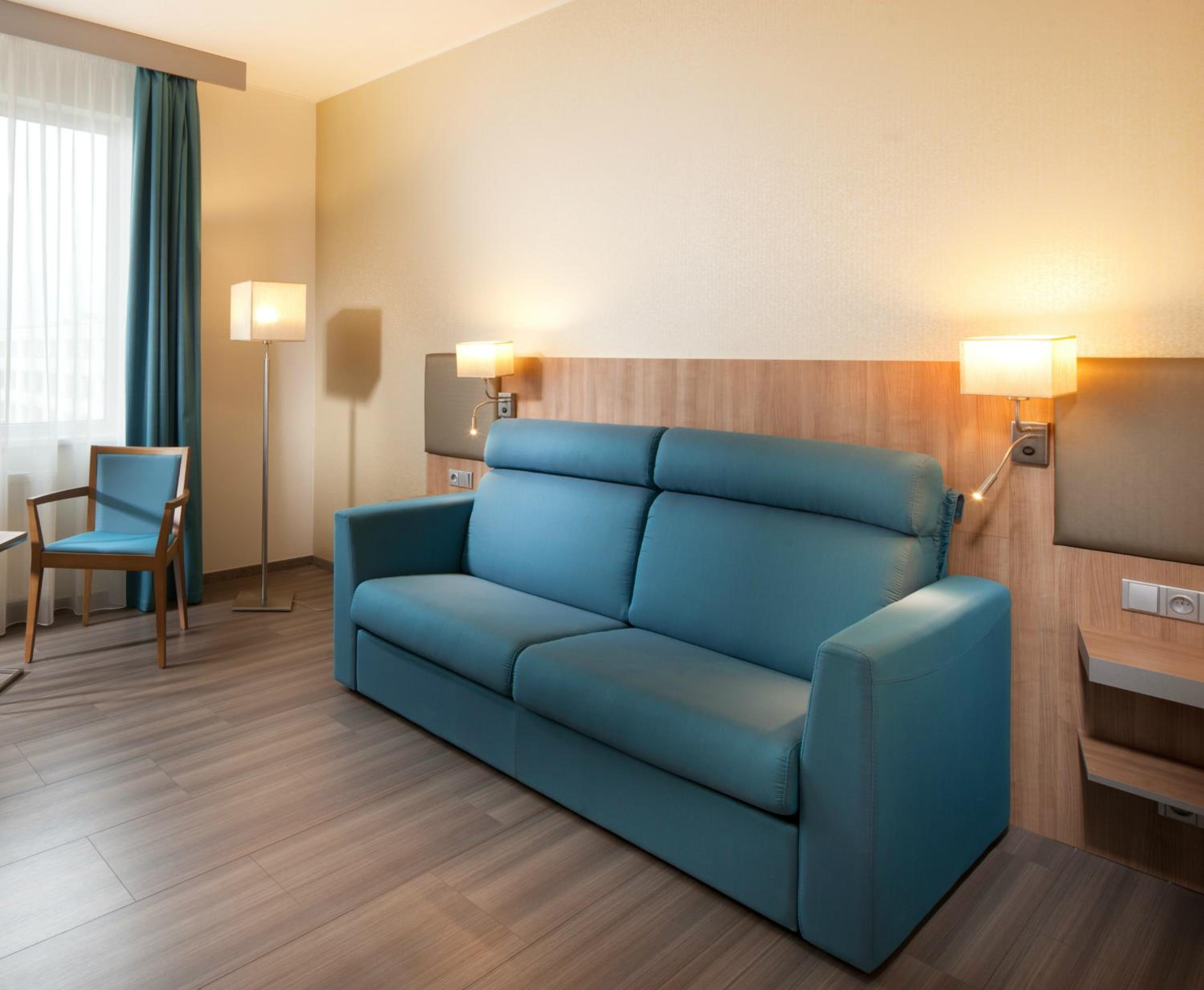 King Suite with Sofa Bed thumbnail 5