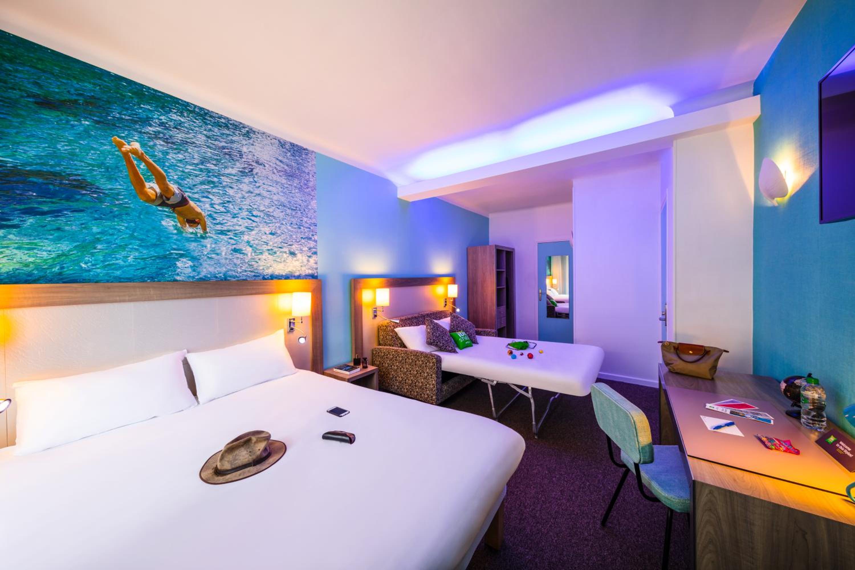Family Suite with One Double and Two Single Beds photo 2