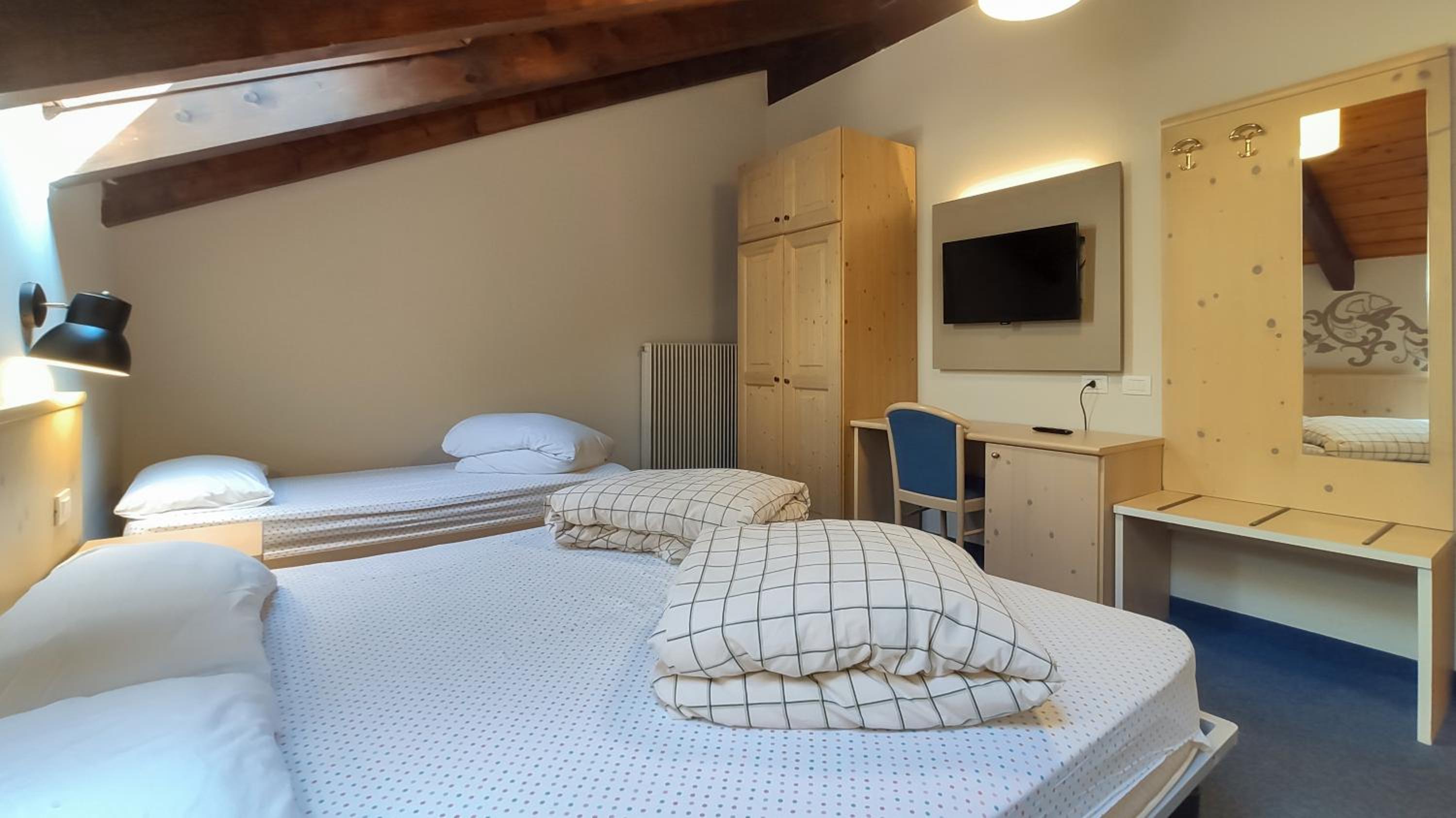 Triple Room (2 Adults + 1 Children) photo 1