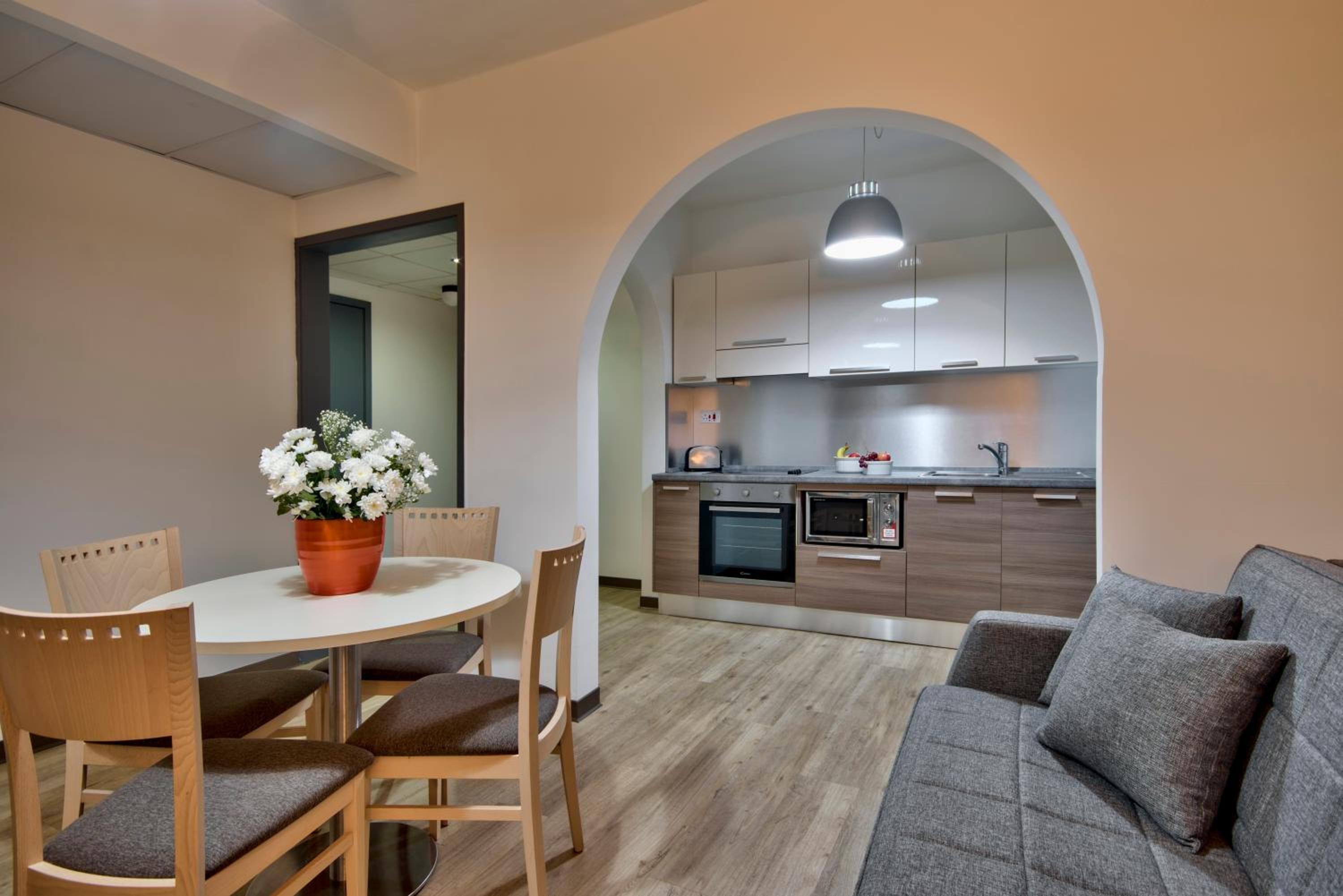 One-Bedroom Apartment