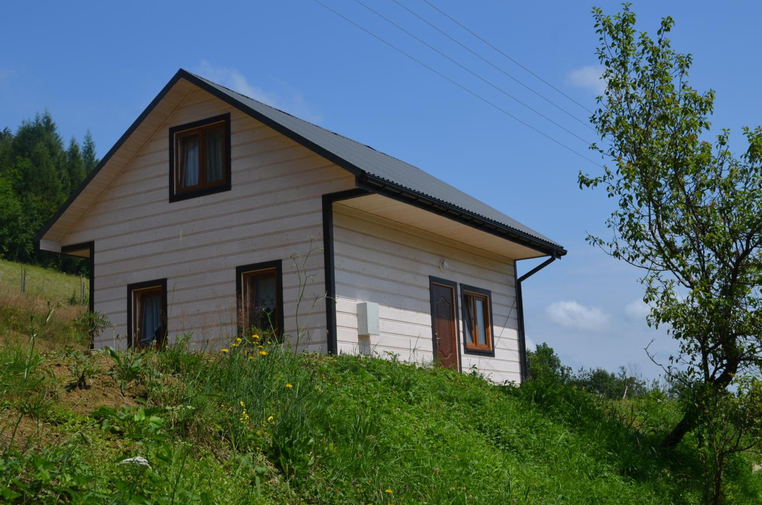 Three-Bedroom House - Photo 6