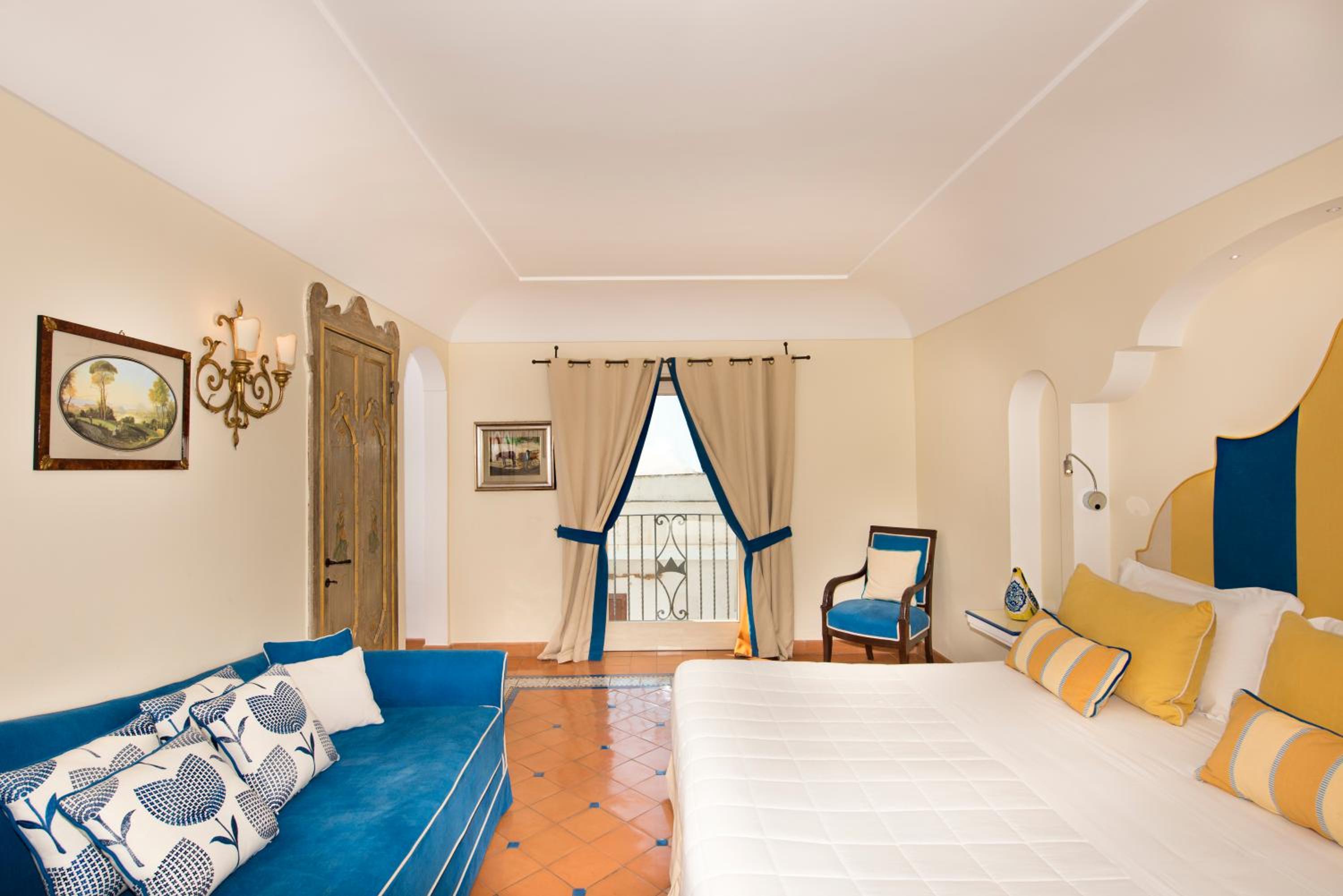 Double or Twin Room with Balcony - Photo 6