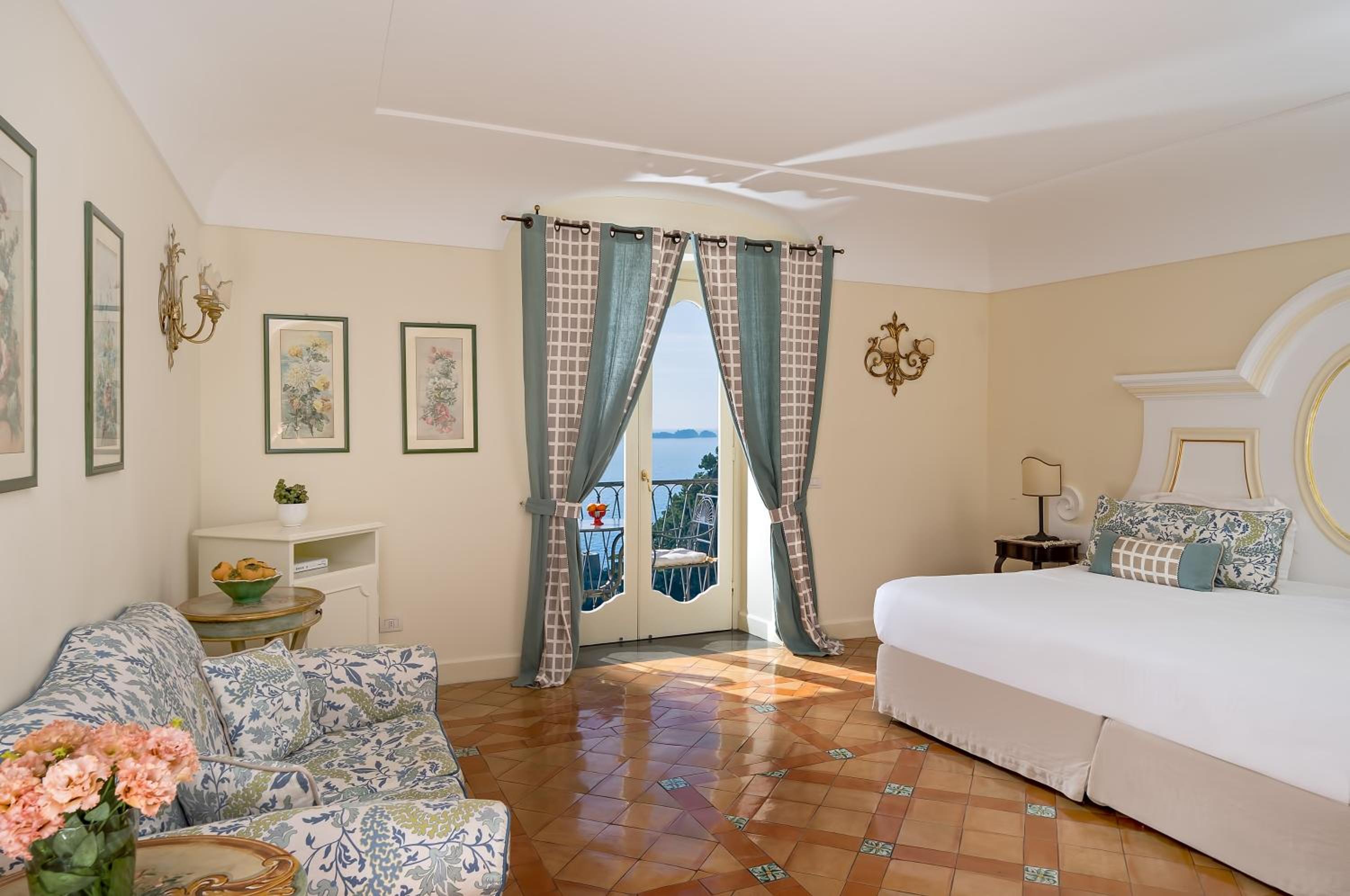 Deluxe Double Room with Balcony and Sea View - Photo 4
