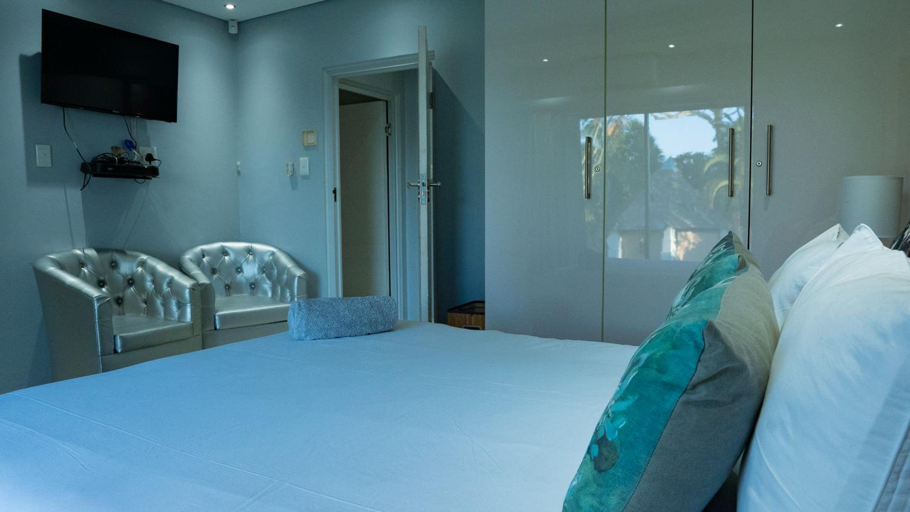 King Room With Pool View photo 3