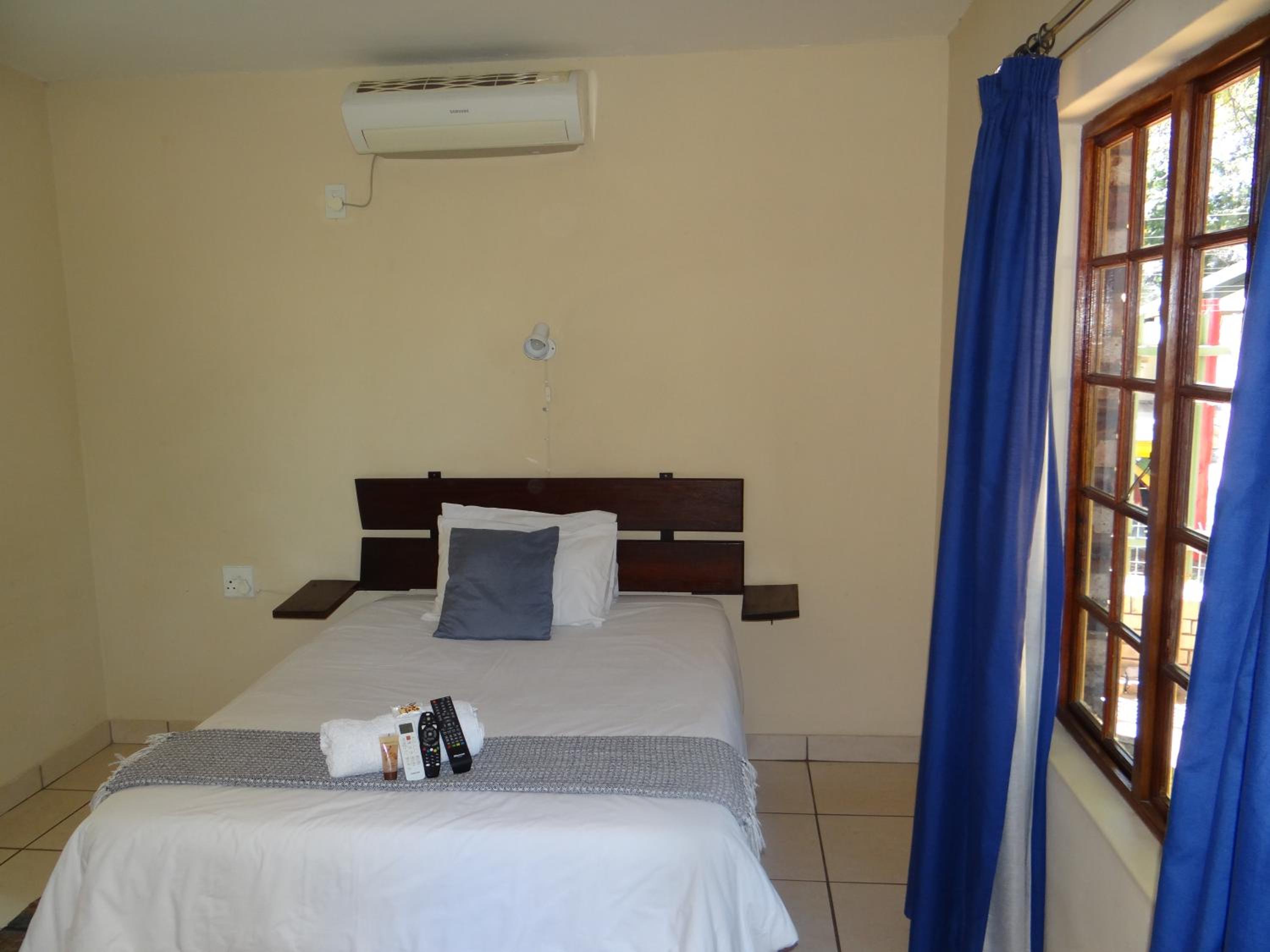 Double Room - Photo 5