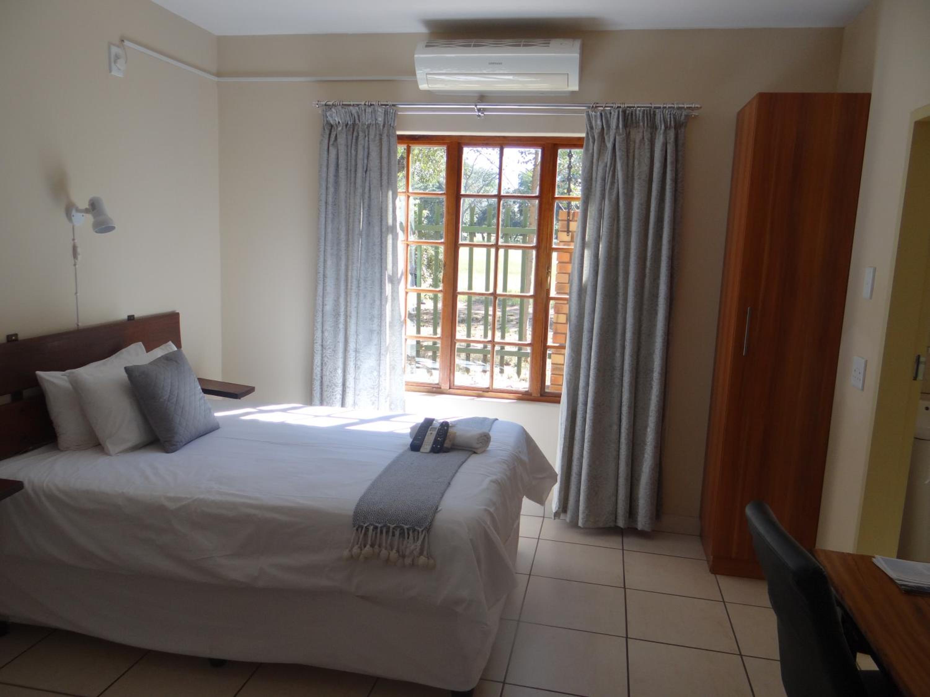 Double Room - Photo 3
