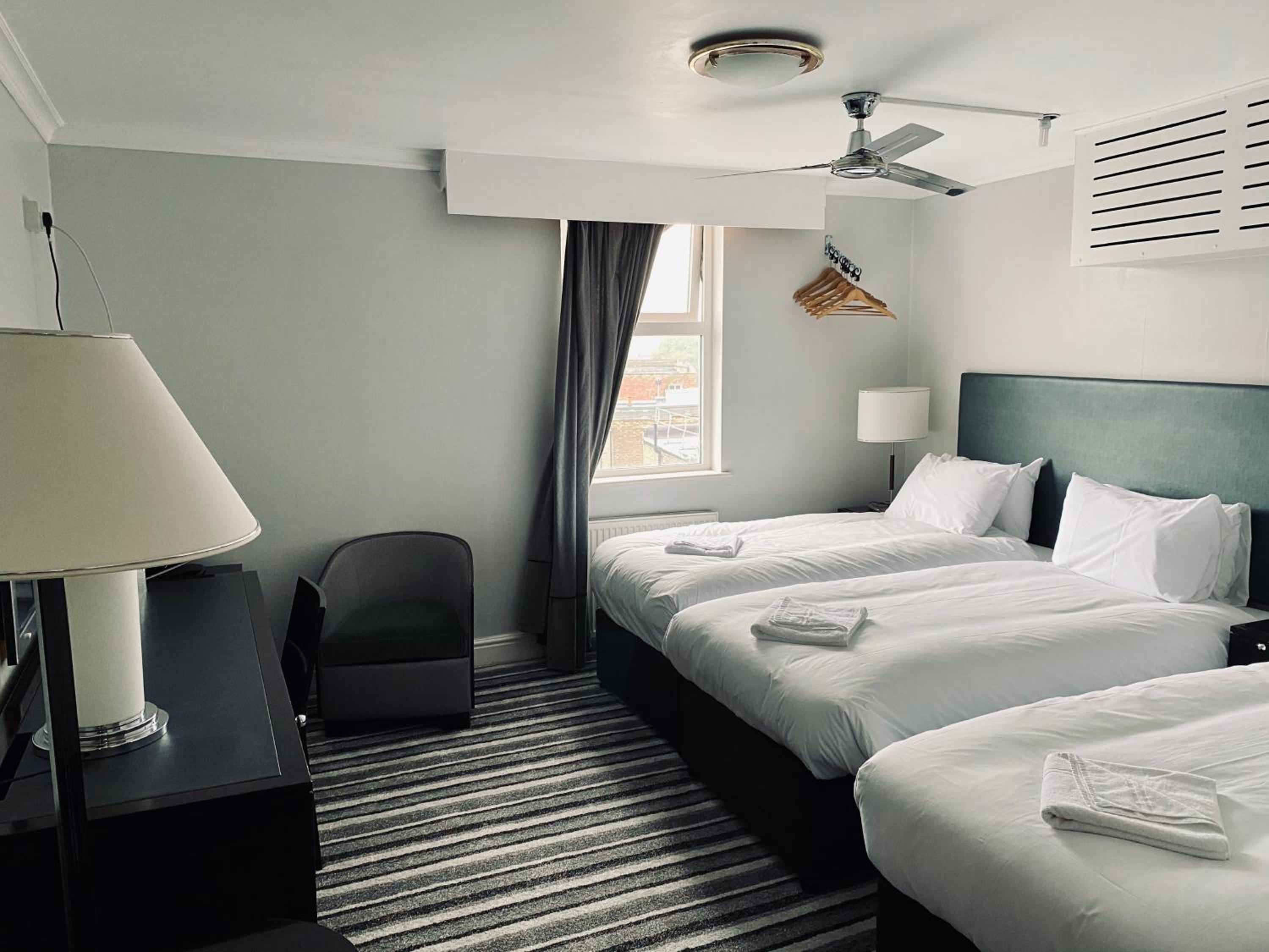 Standard Triple Room photo 2