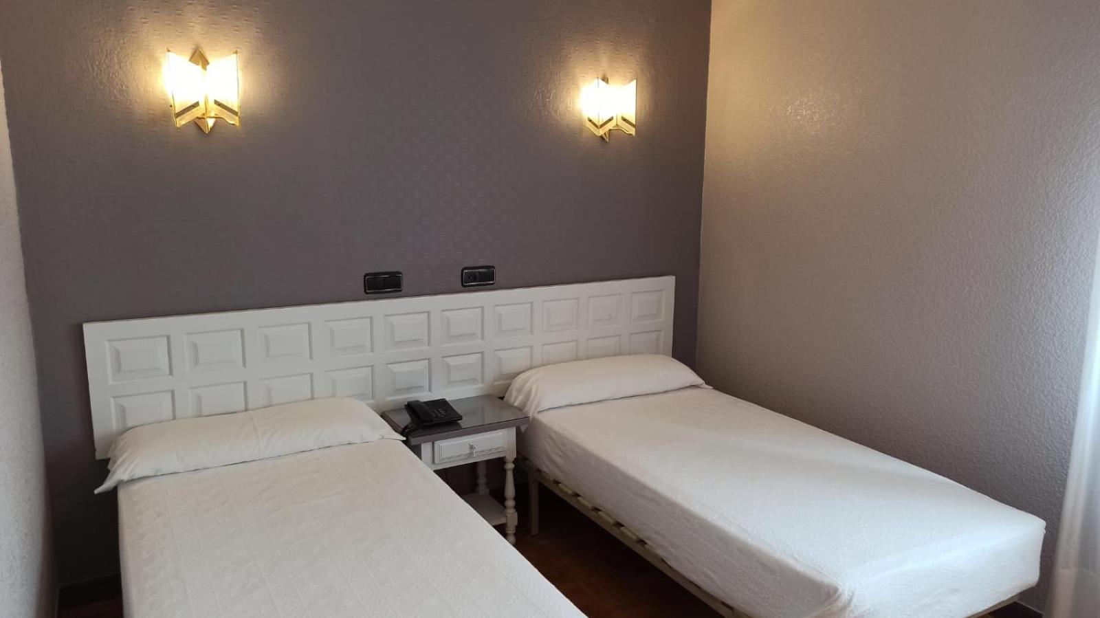 Double Room - Photo 5