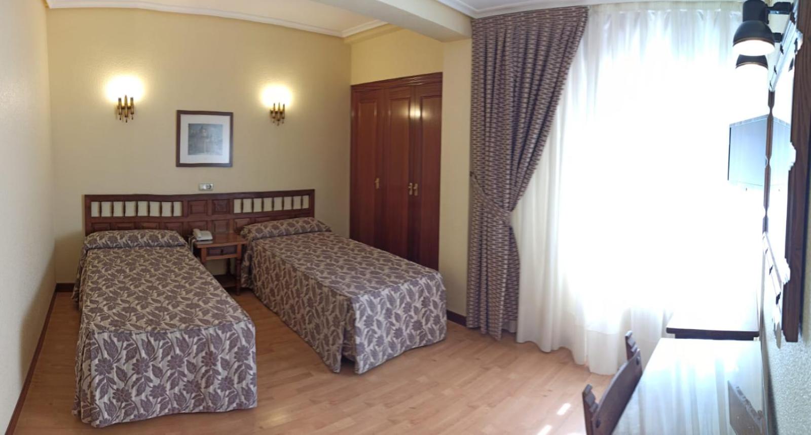 Double Room - Photo 7