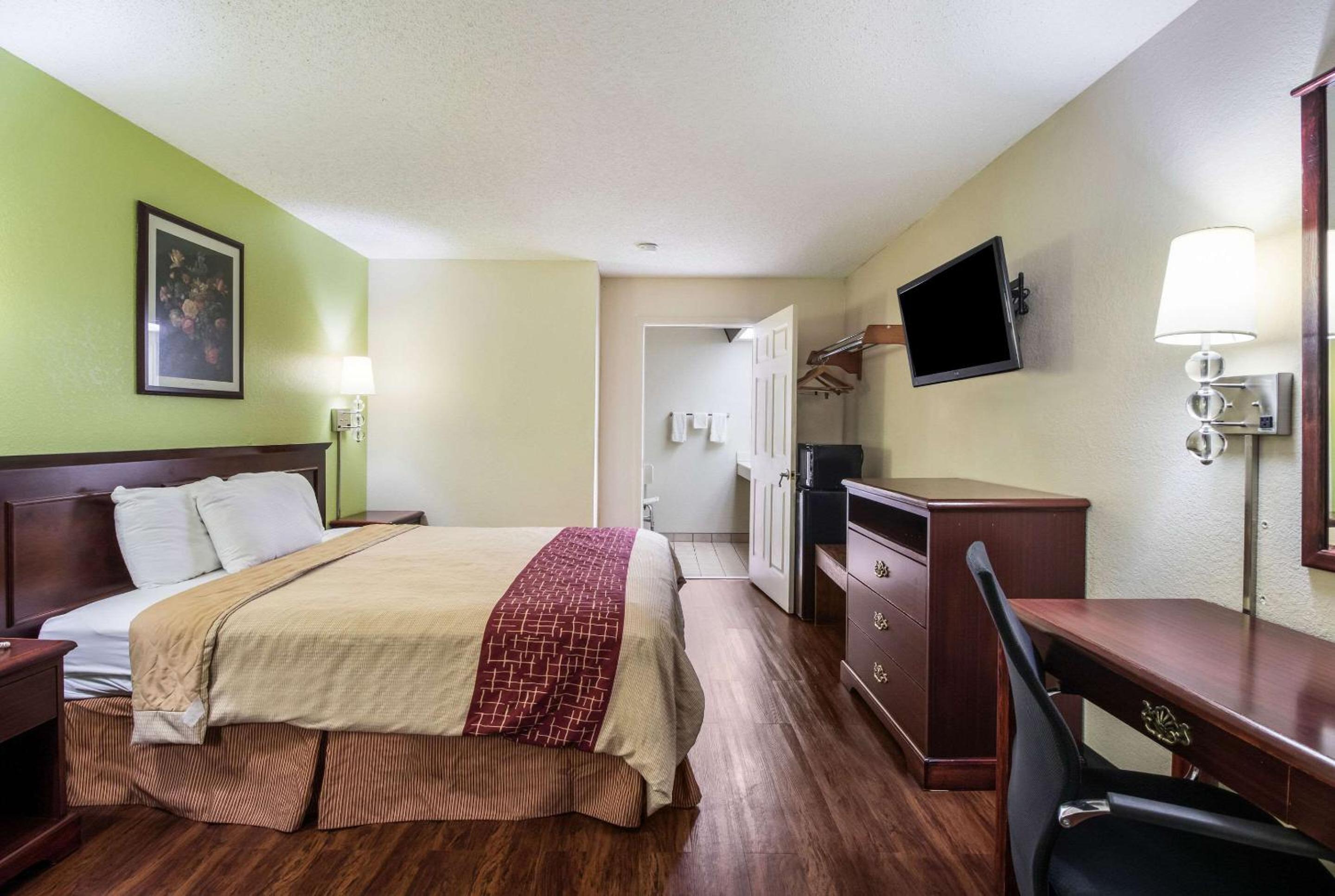 King Room - Accessible/Non-Smoking