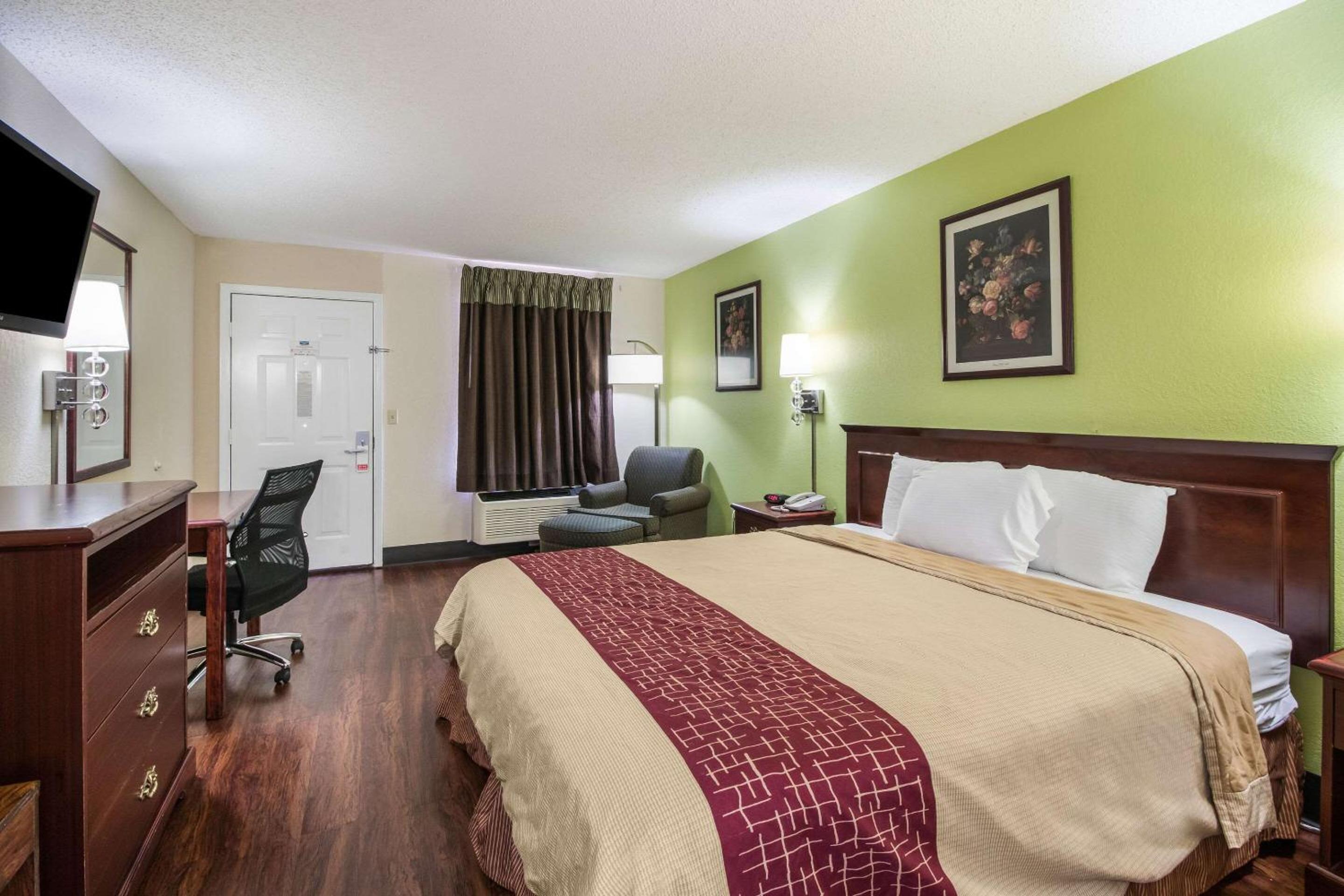 King Room - Accessible/Non-Smoking photo 2