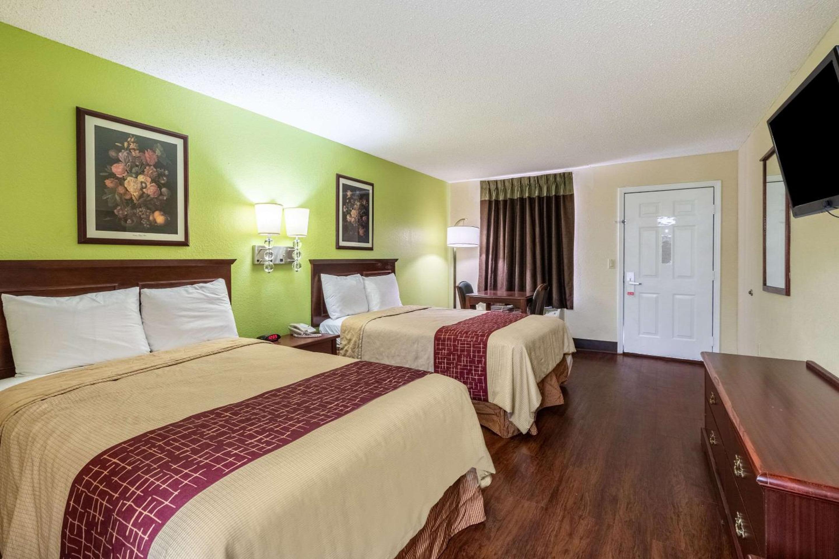 Double Room with Two Double Beds - Non-Smoking photo 3