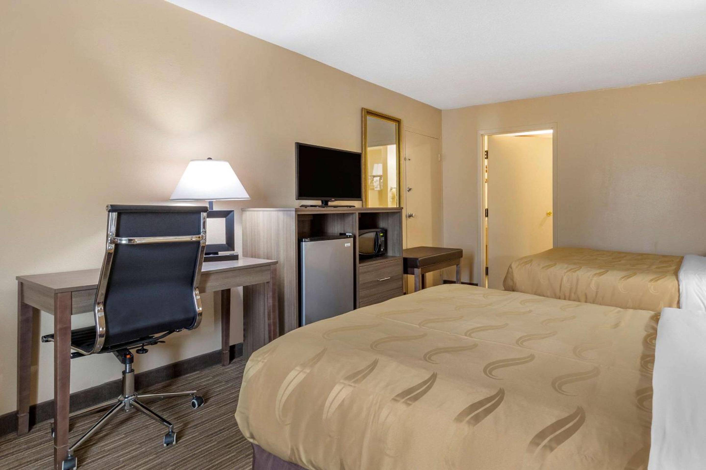 Double Room with Two Double Beds - Non-Smoking - Photo 1