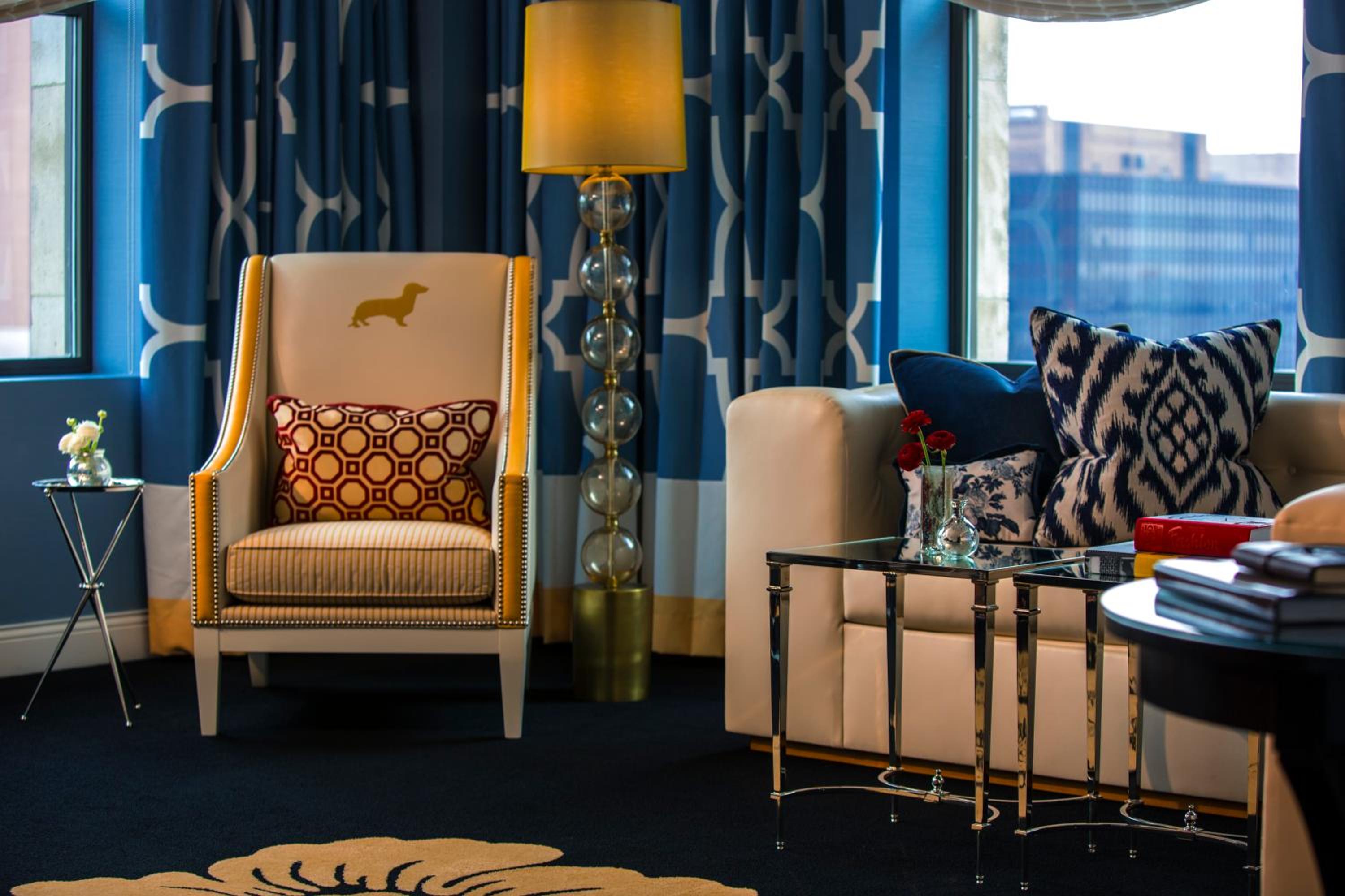 One-Bedroom Corner Suite