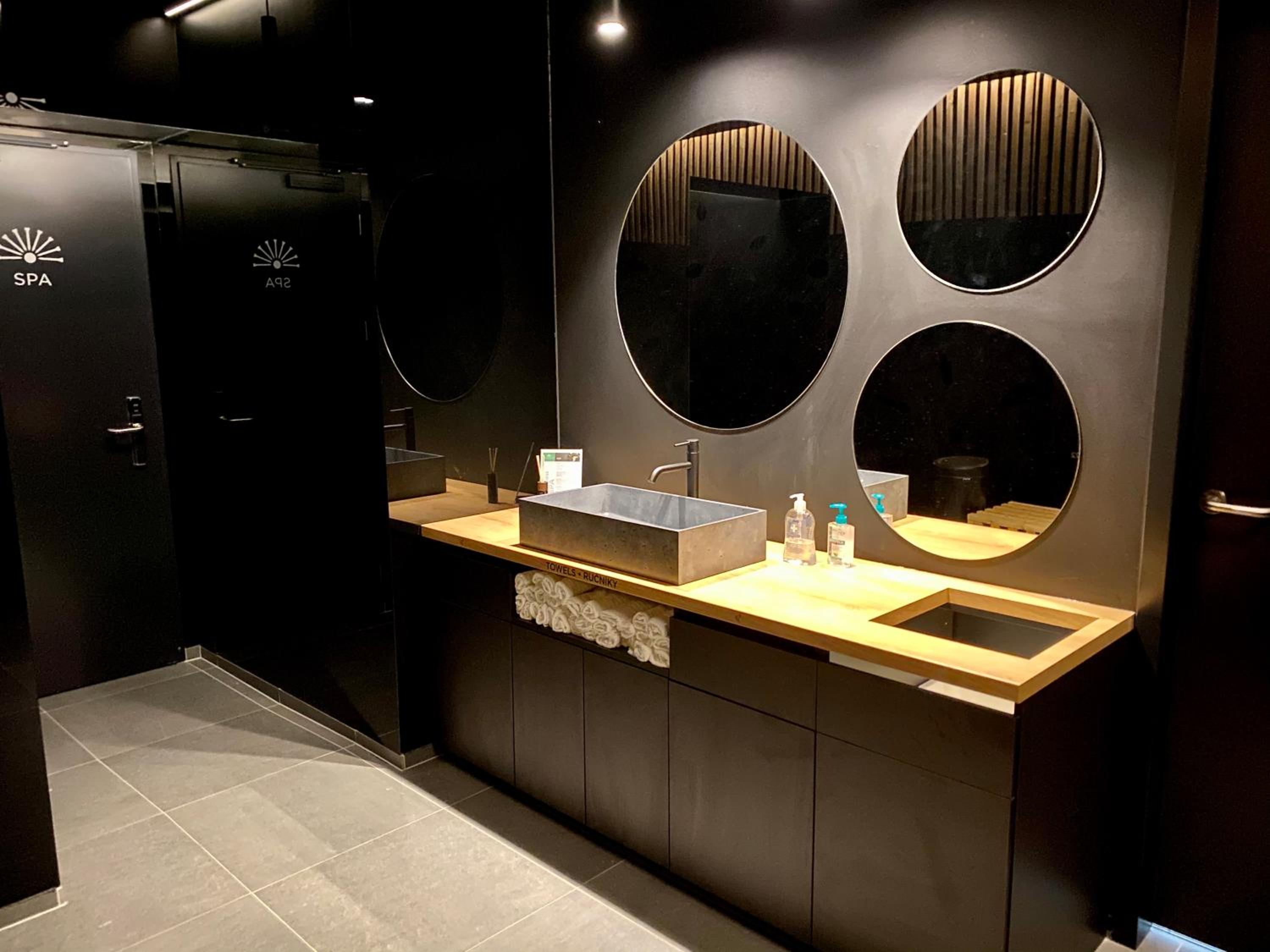 Apartment with Terrace and free SPA access - Photo 22