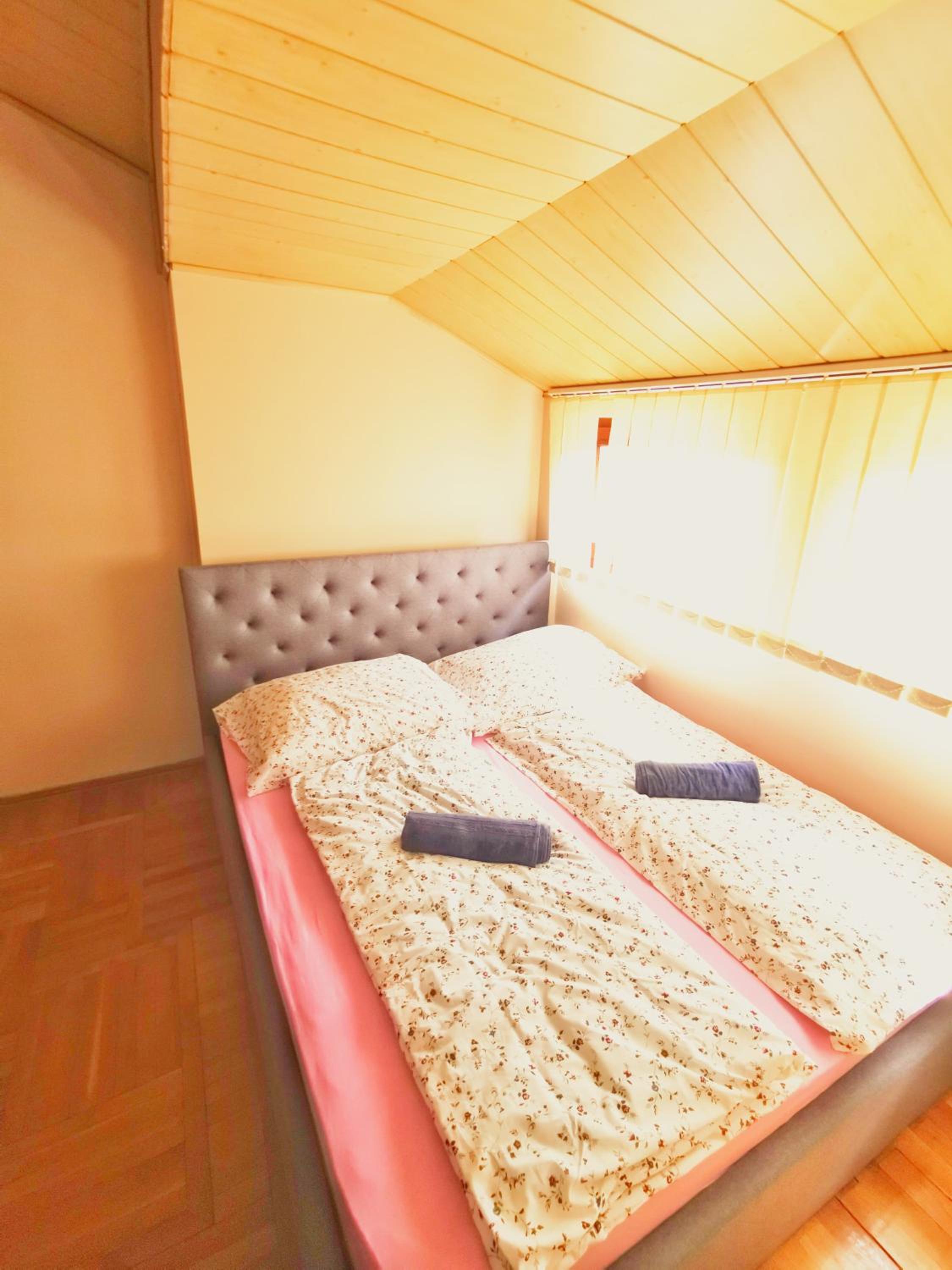 One-Bedroom Apartment - Photo 3