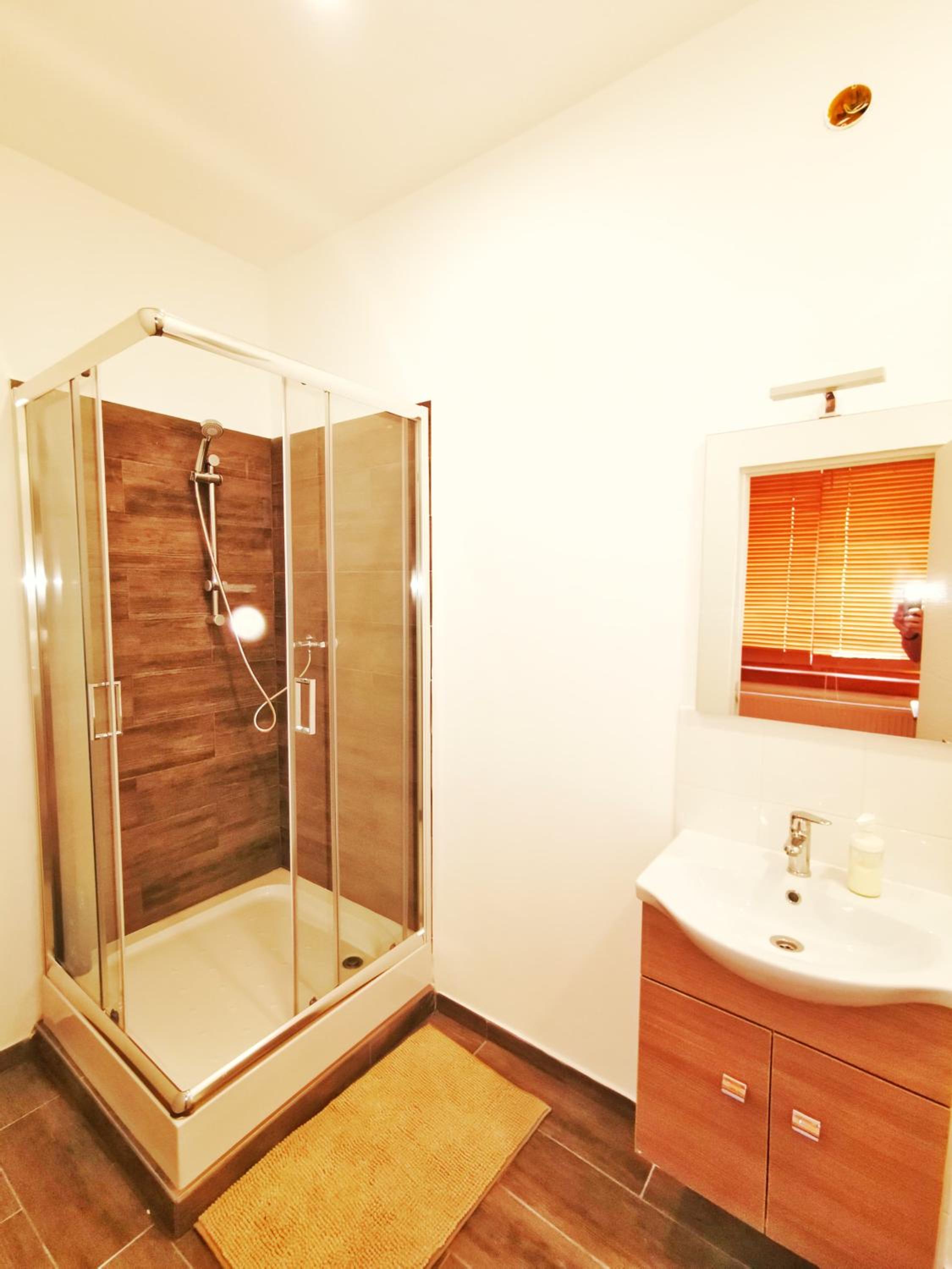 One-Bedroom Apartment - Photo 5