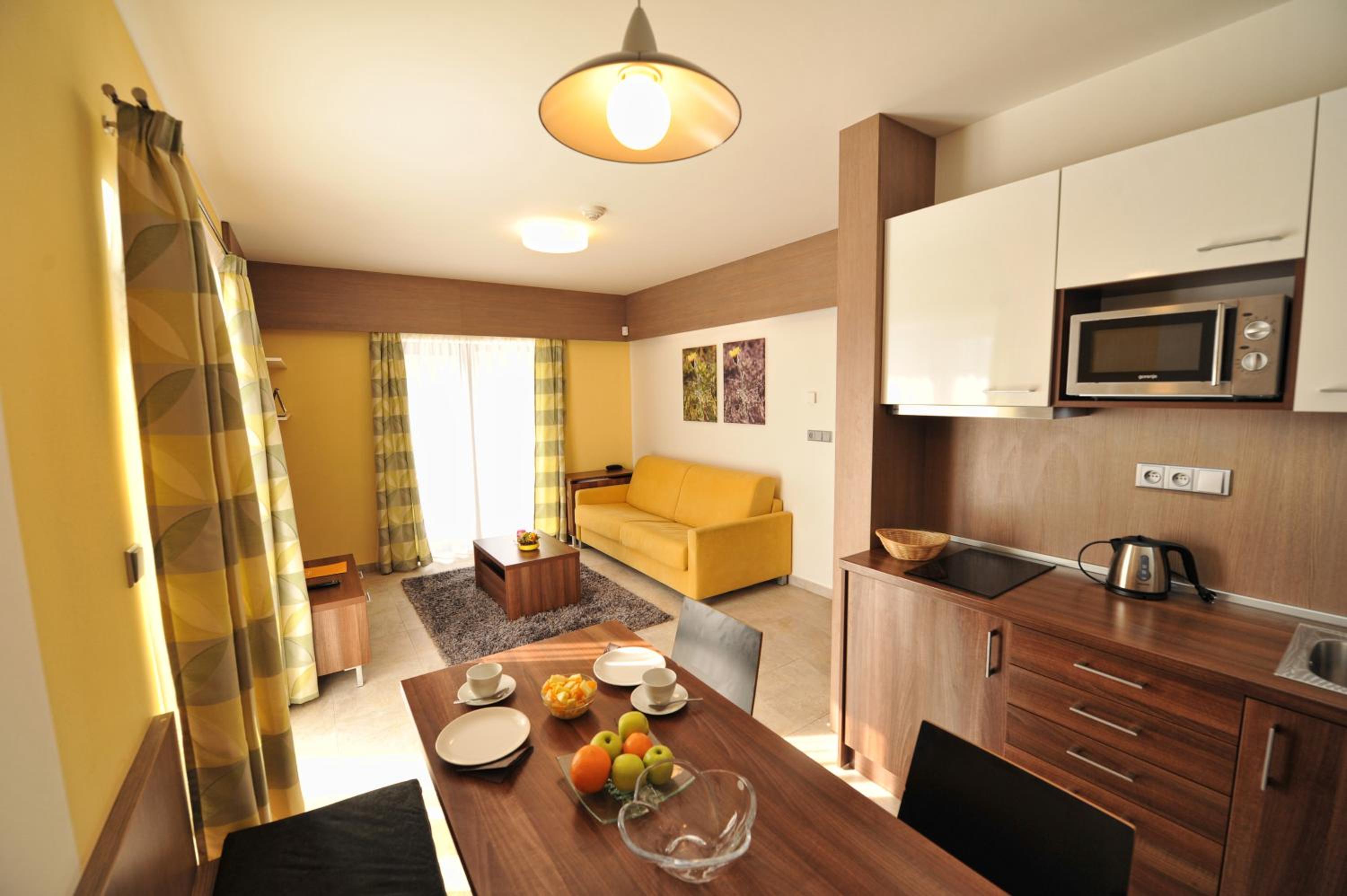 Apartment with Balcony photo 2