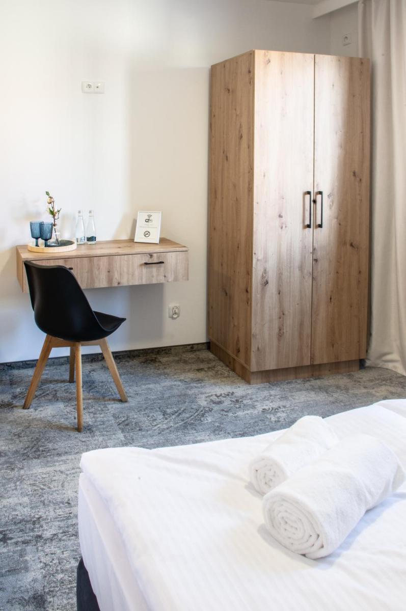 Double Room with Private Bathroom - Photo 1