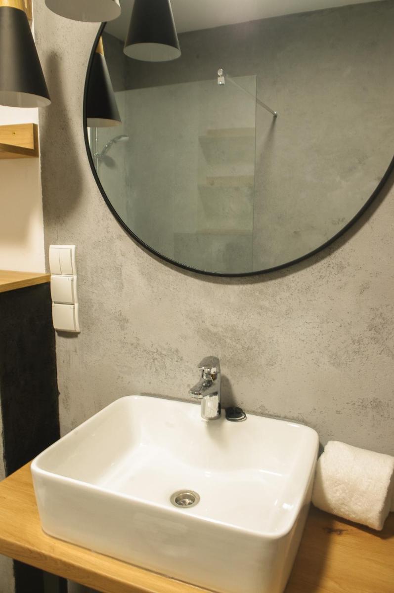 Double Room with Private Bathroom - Photo 7