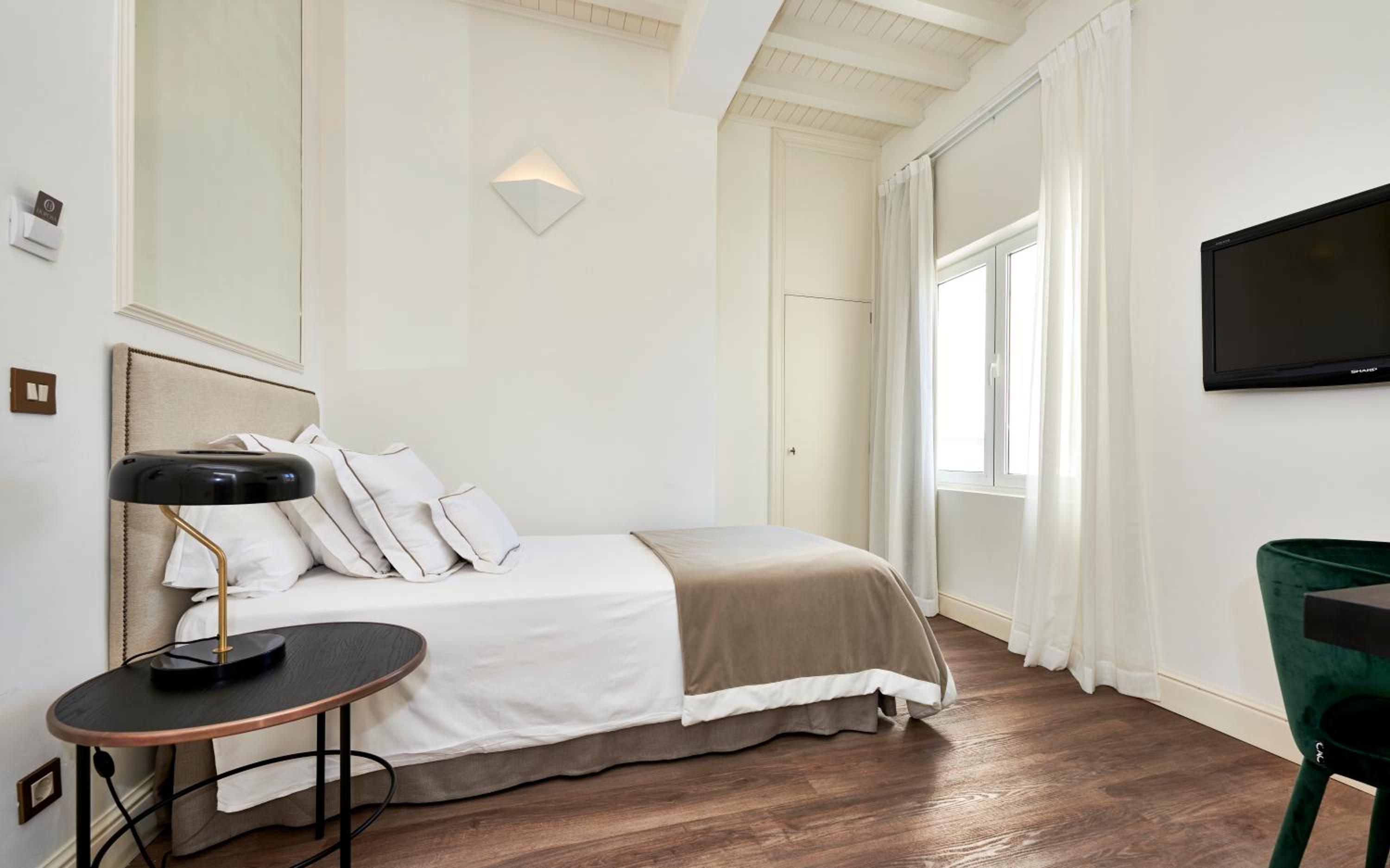Single Room photo 2