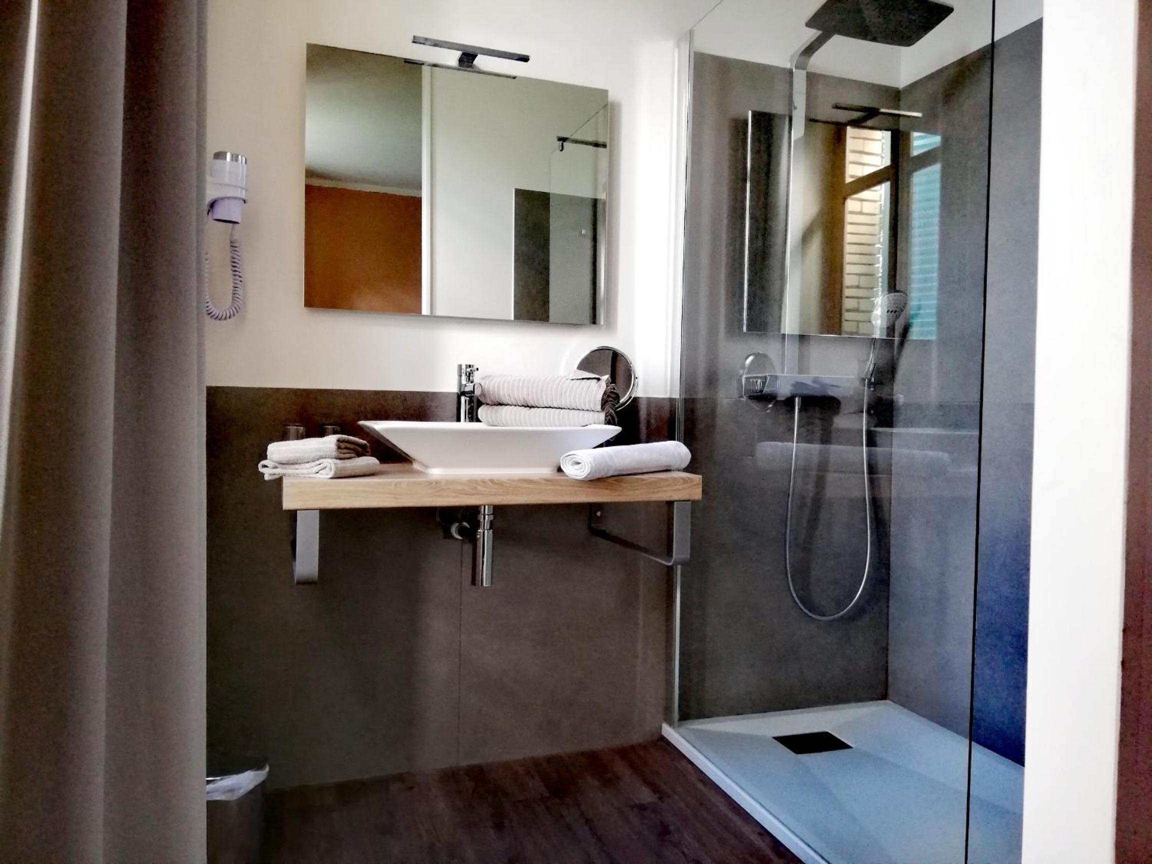 Deluxe Double Room - Photo 5