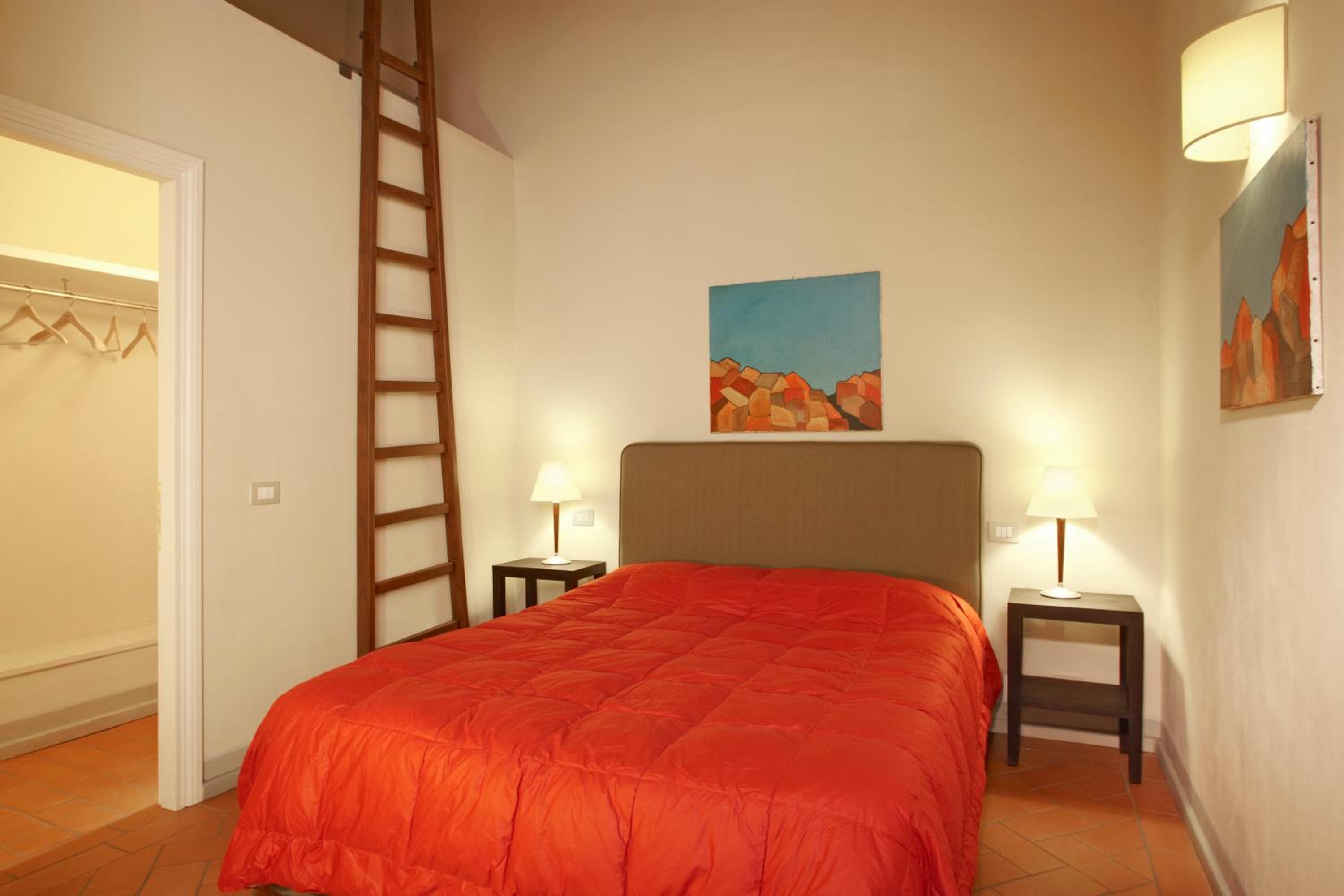 One-Bedroom Apartment with Terrace photo 1