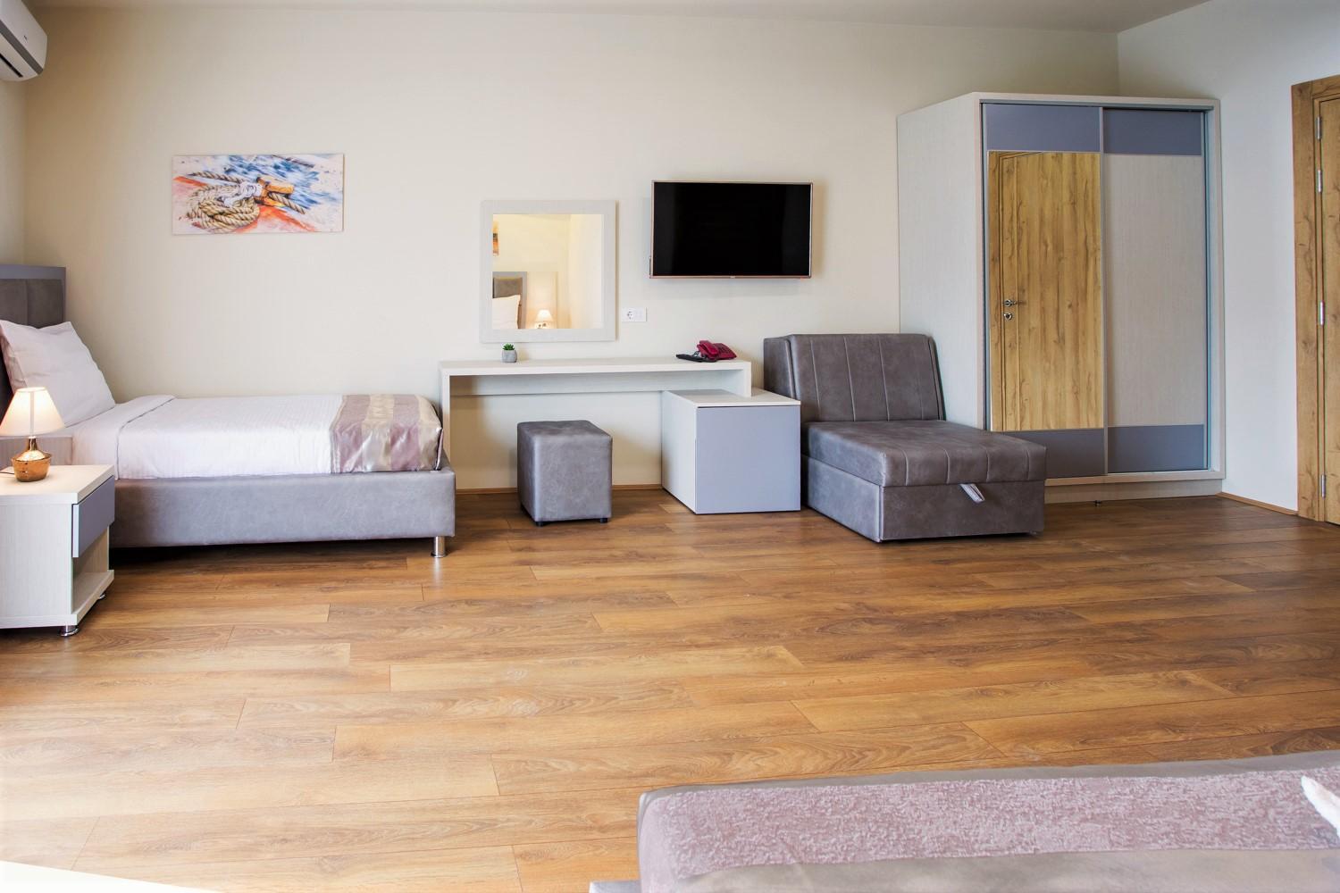 Superior Quadruple Room - Photo 15