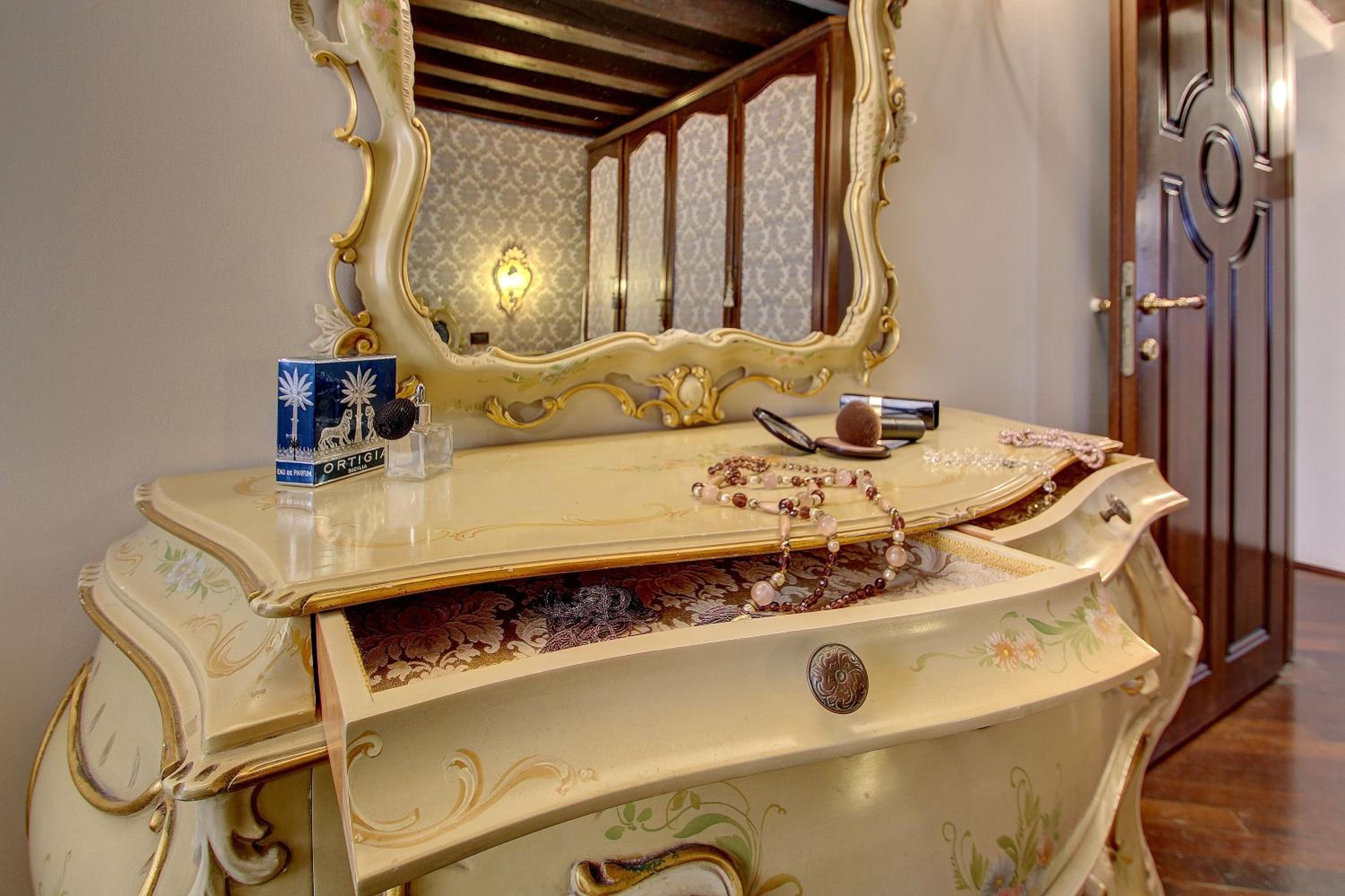 Three-Bedroom Apartment photo 2