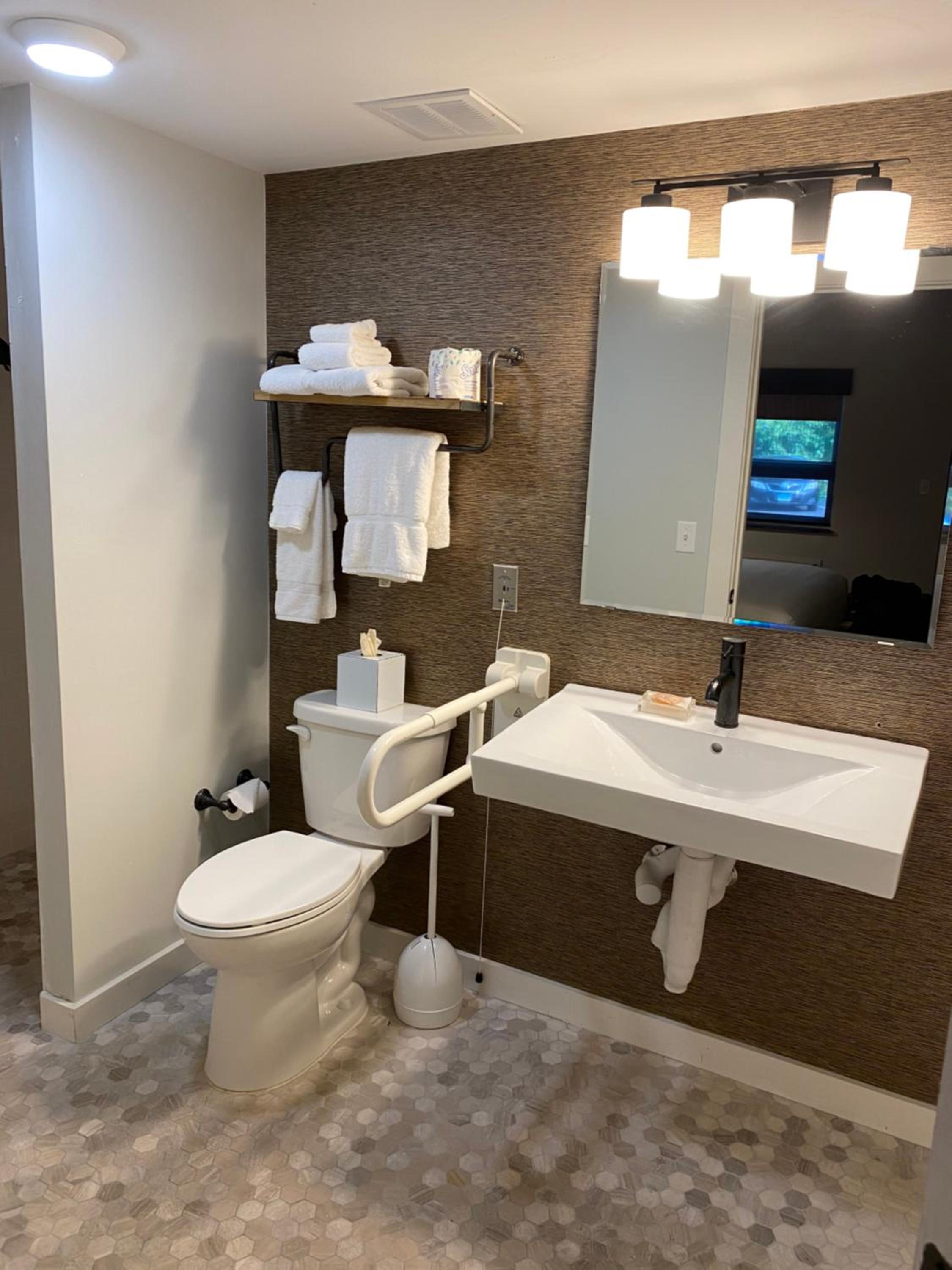 Executive King Mobility Accessible with Roll-In Shower photo 3