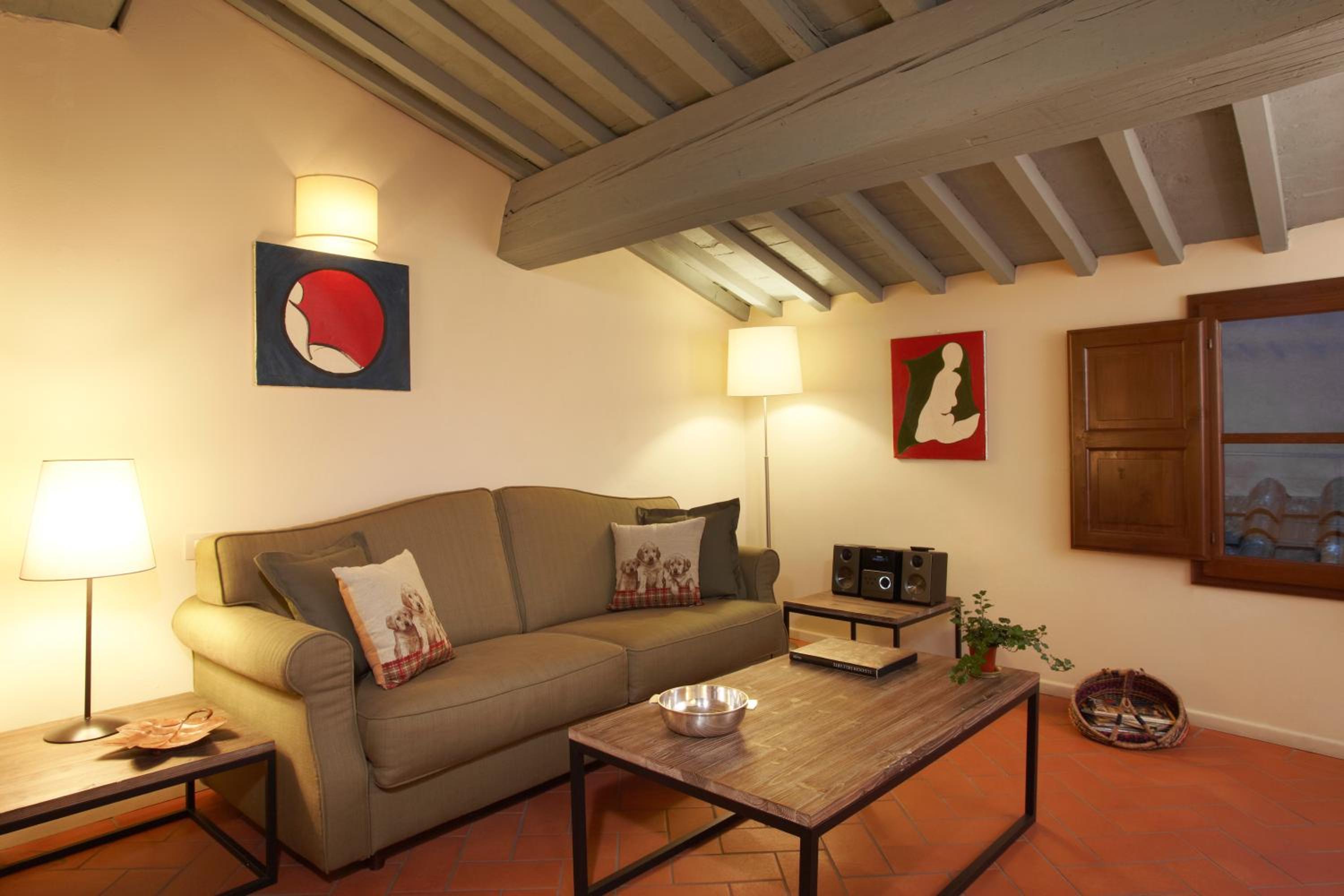 Maisonette photo 1