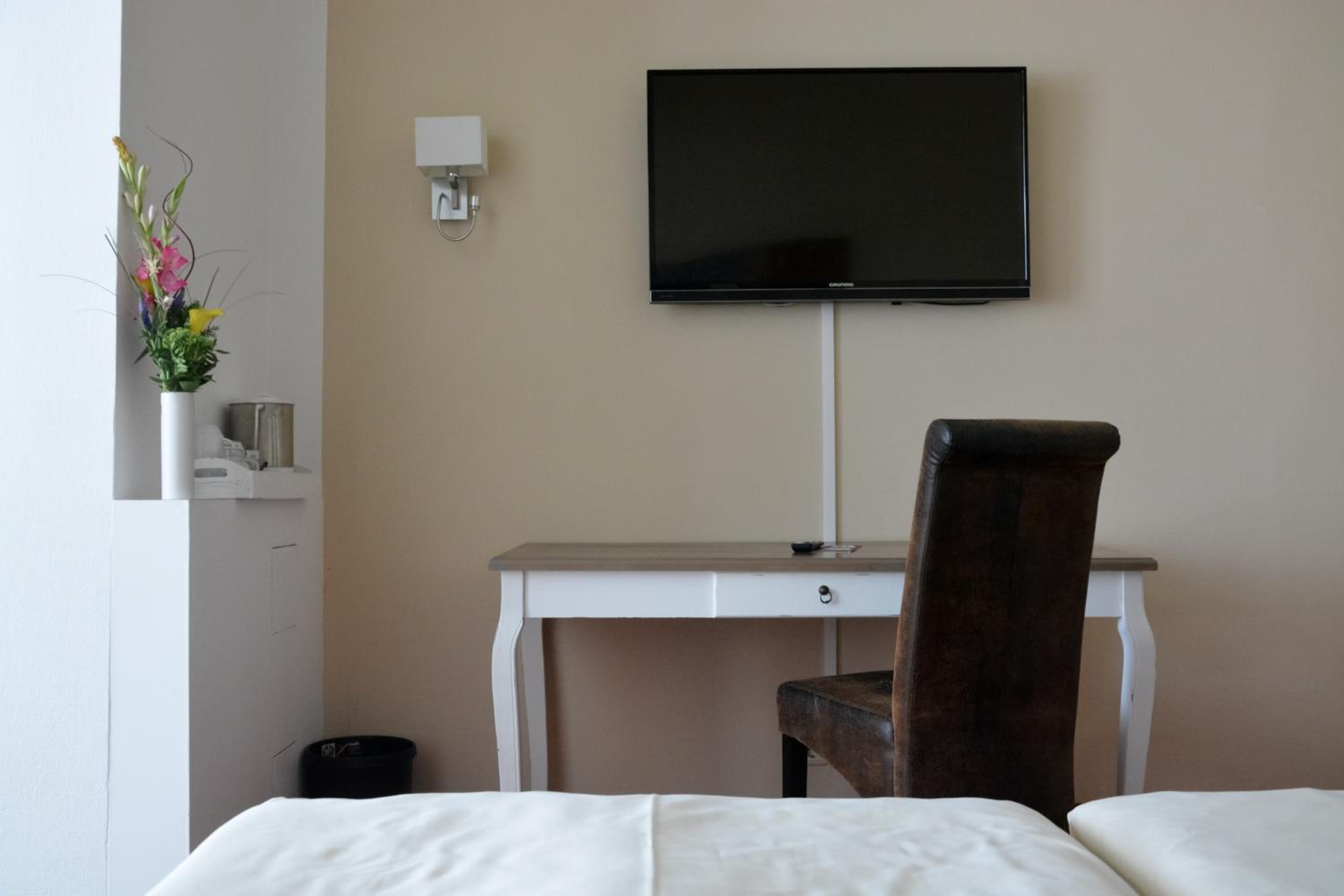 Large Double Room photo 2